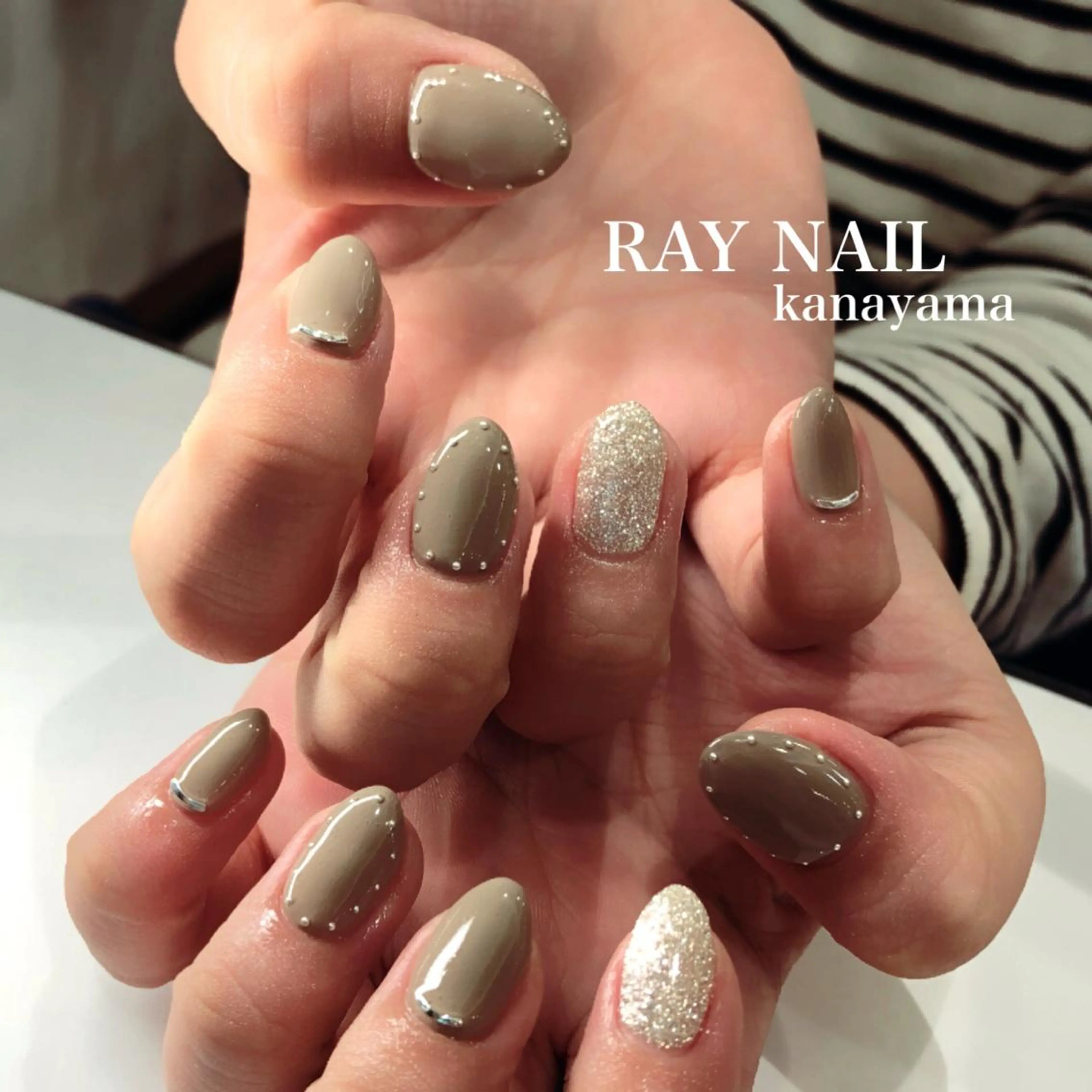 ネイル シルバー Arowa 伊田のネイルデザイン