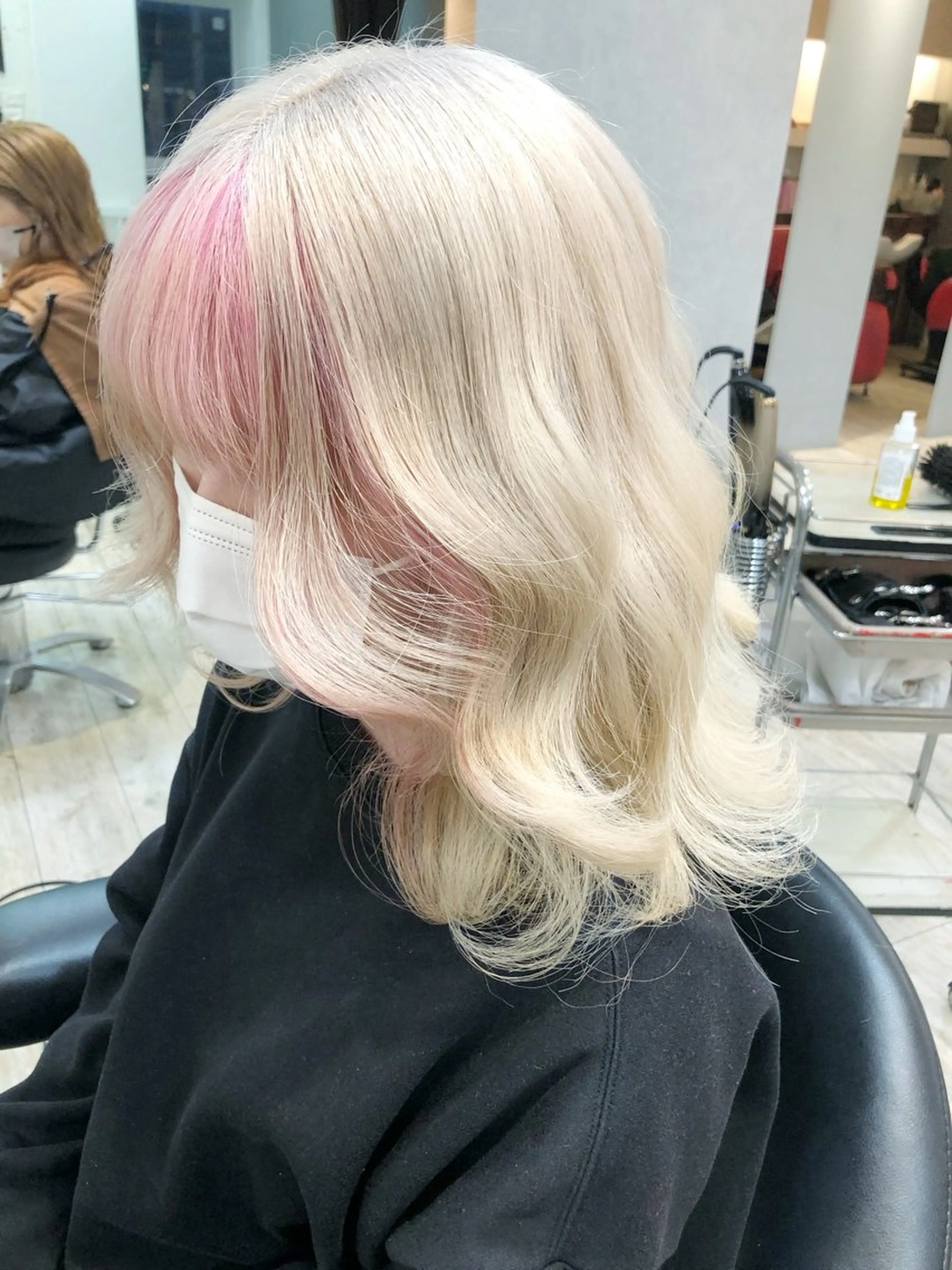 ミディアム カラー ベージュカラー ピンクカラー ホワイトベージュ レイヤーブリーチ特化 ホワイト専門/岸のヘアスタイル