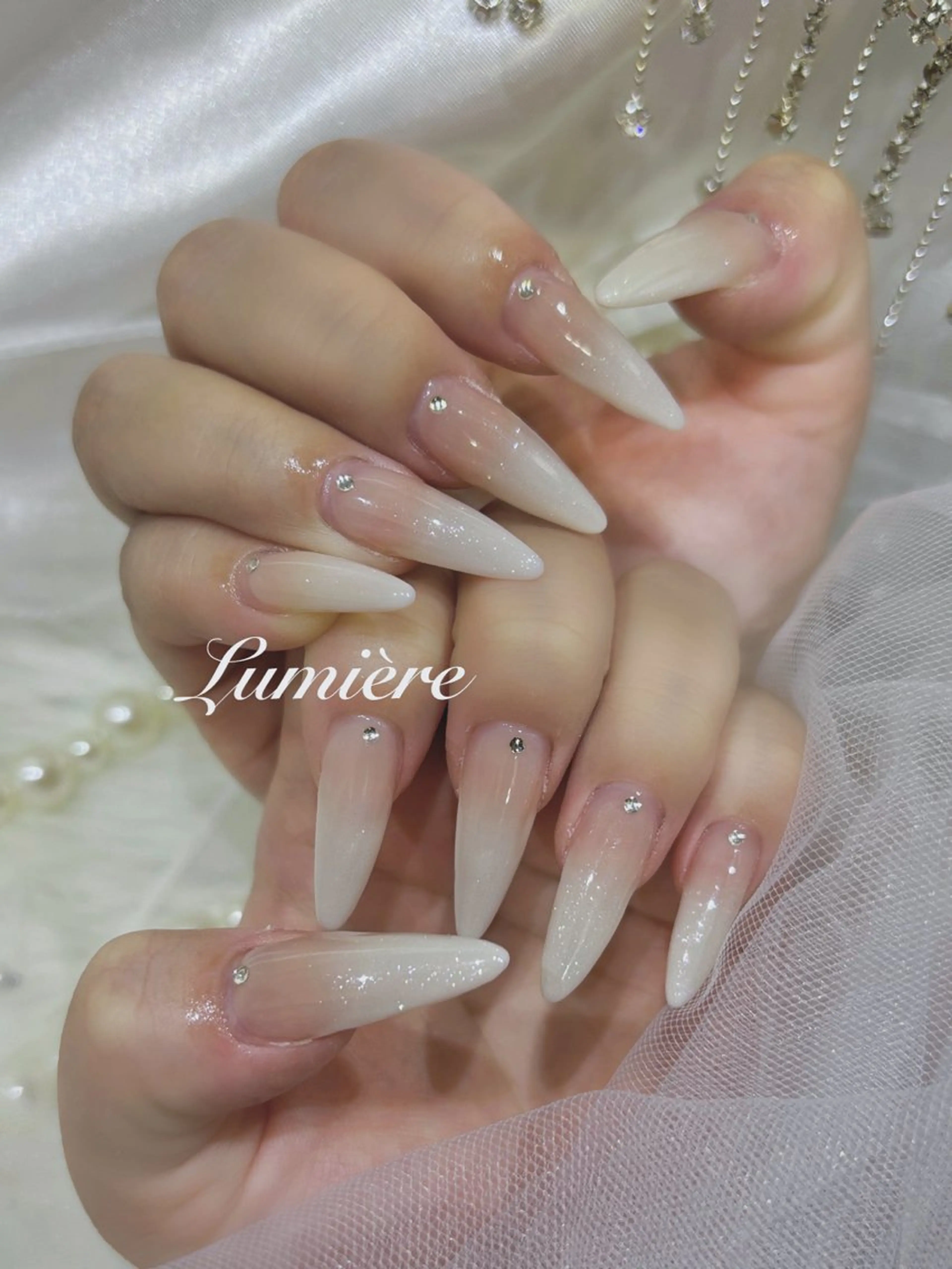 ネイル ハンドネイル Lumière｜ ロング｜ワンホンのネイルデザイン