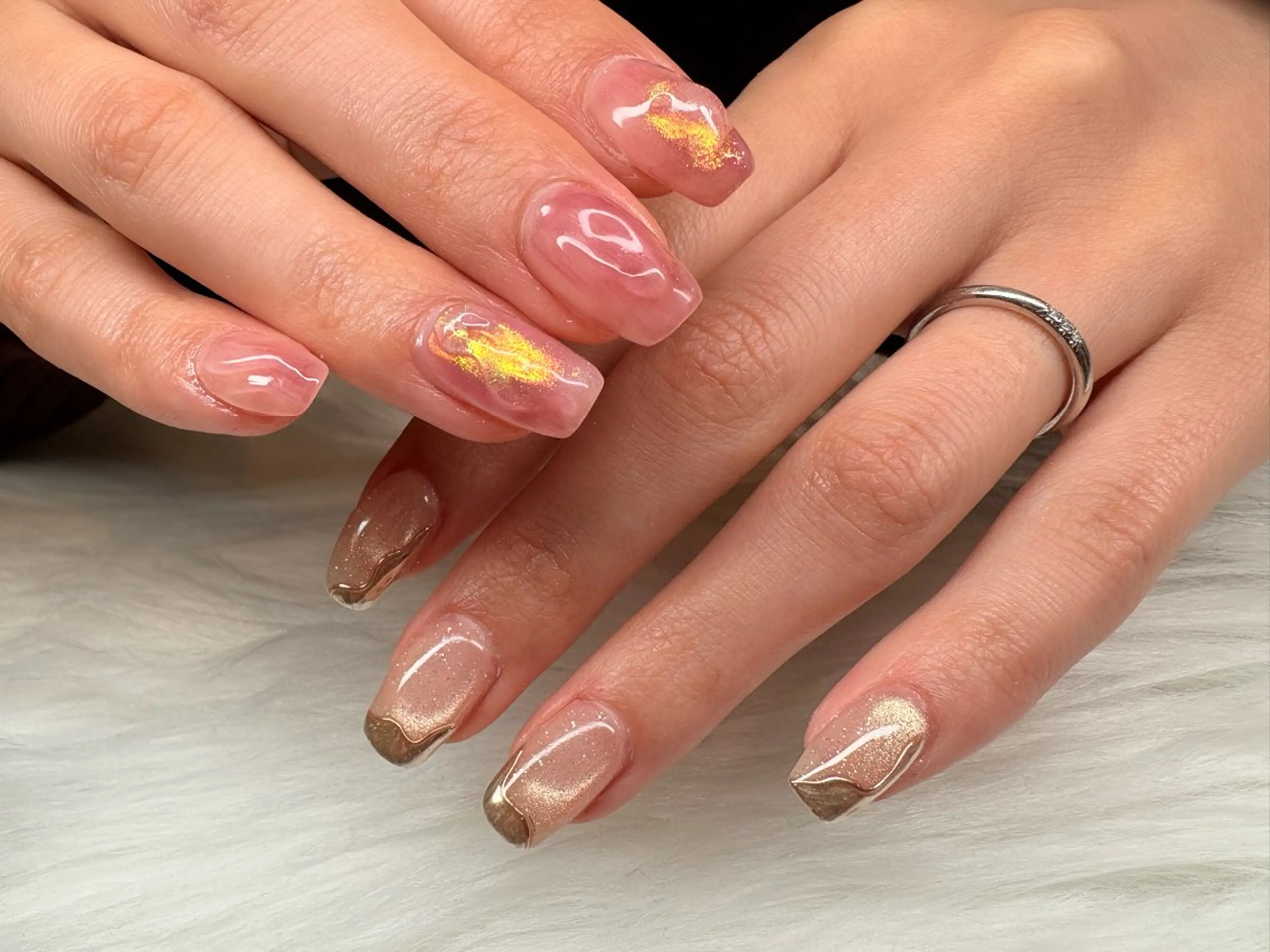 ショート Tiny Bliss 🐈‍⬛のネイルデザイン