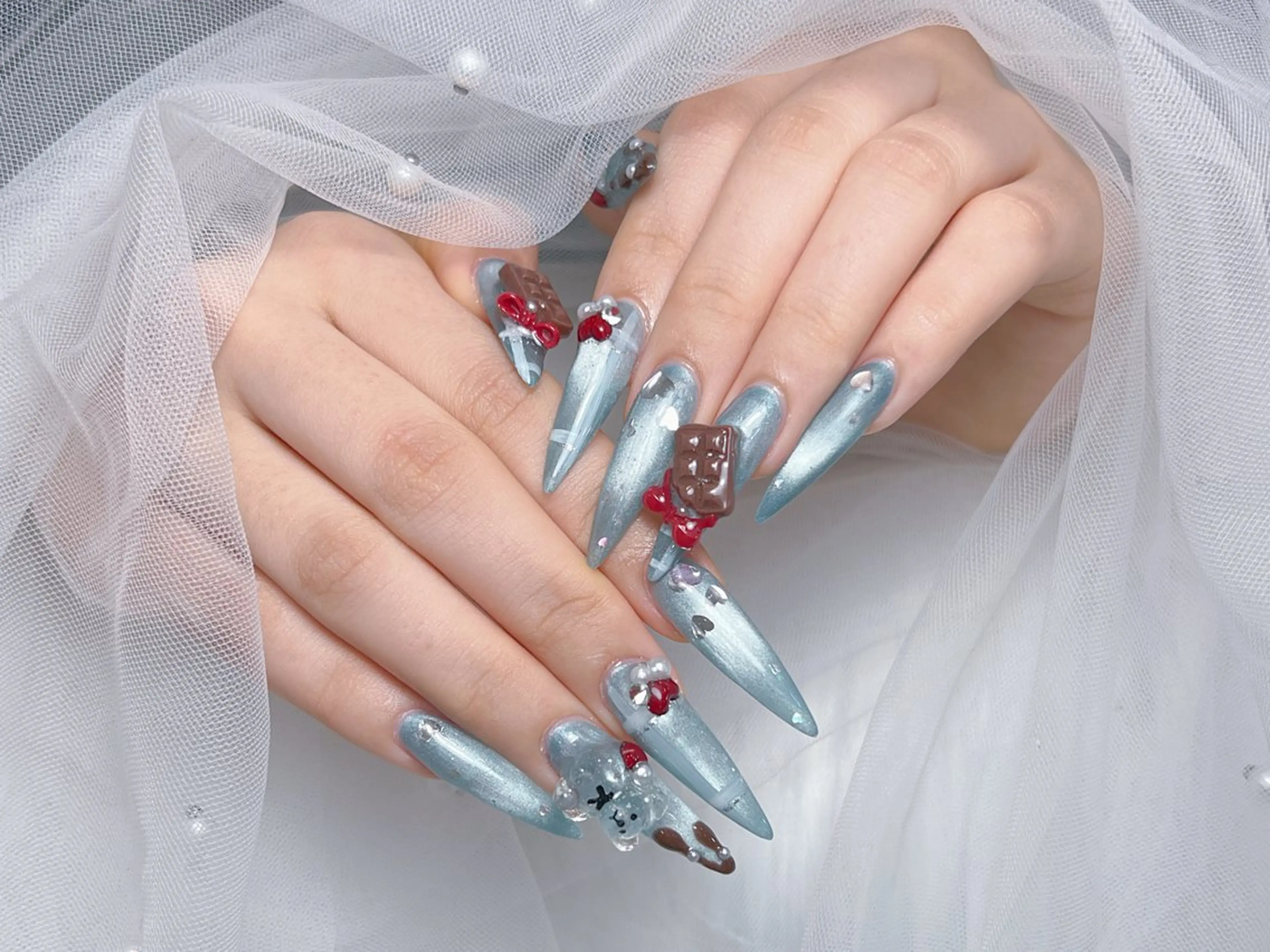 ネイル アートネイル オーロラネイル チークネイル 長さ出し フットネイル Miya _nailのネイルデザイン