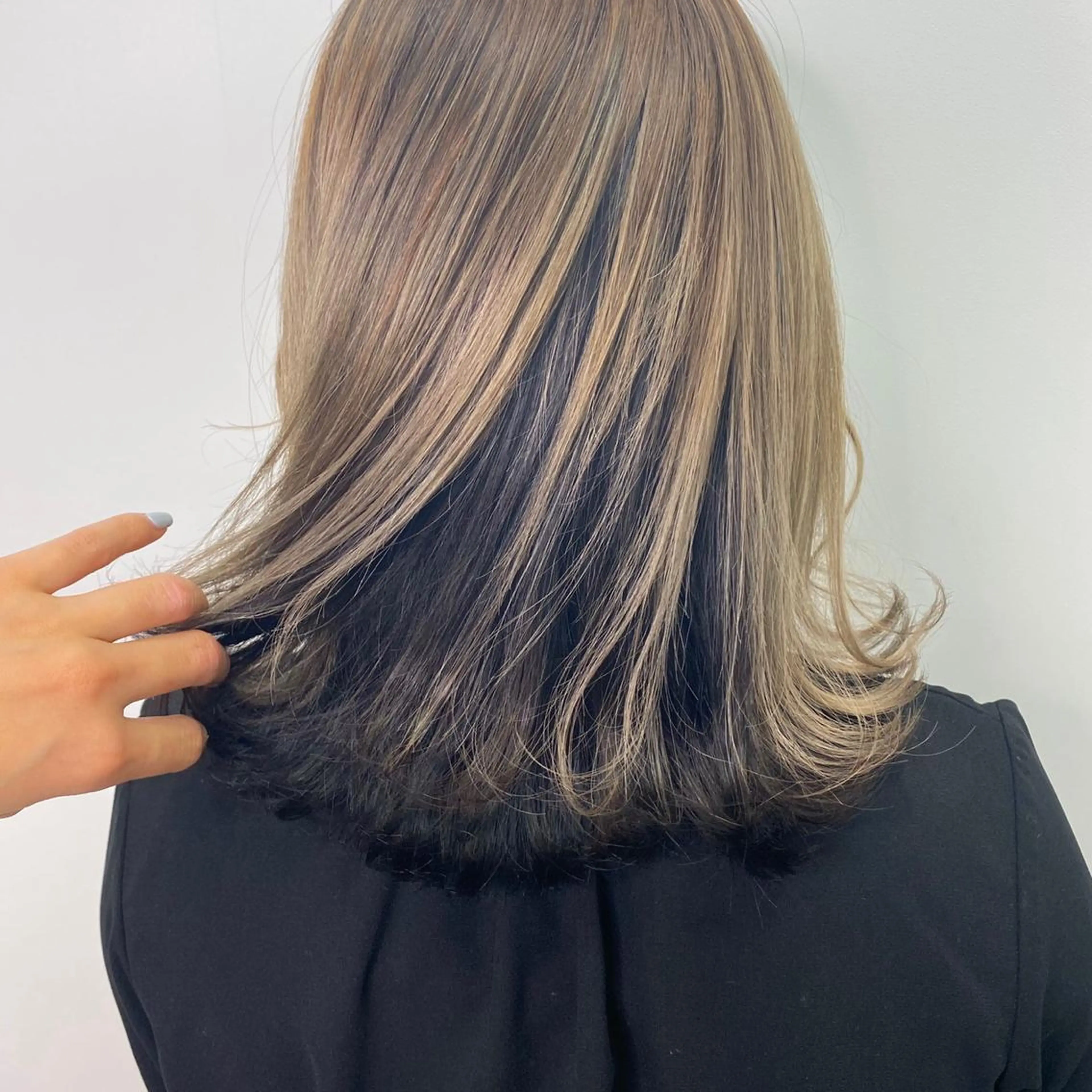 ミディアム カラー ツートーンカラー ヘアカラー 𖧷 ⁺. 大人ヘア Yui 𓂃𓈒𓏸のヘアスタイル