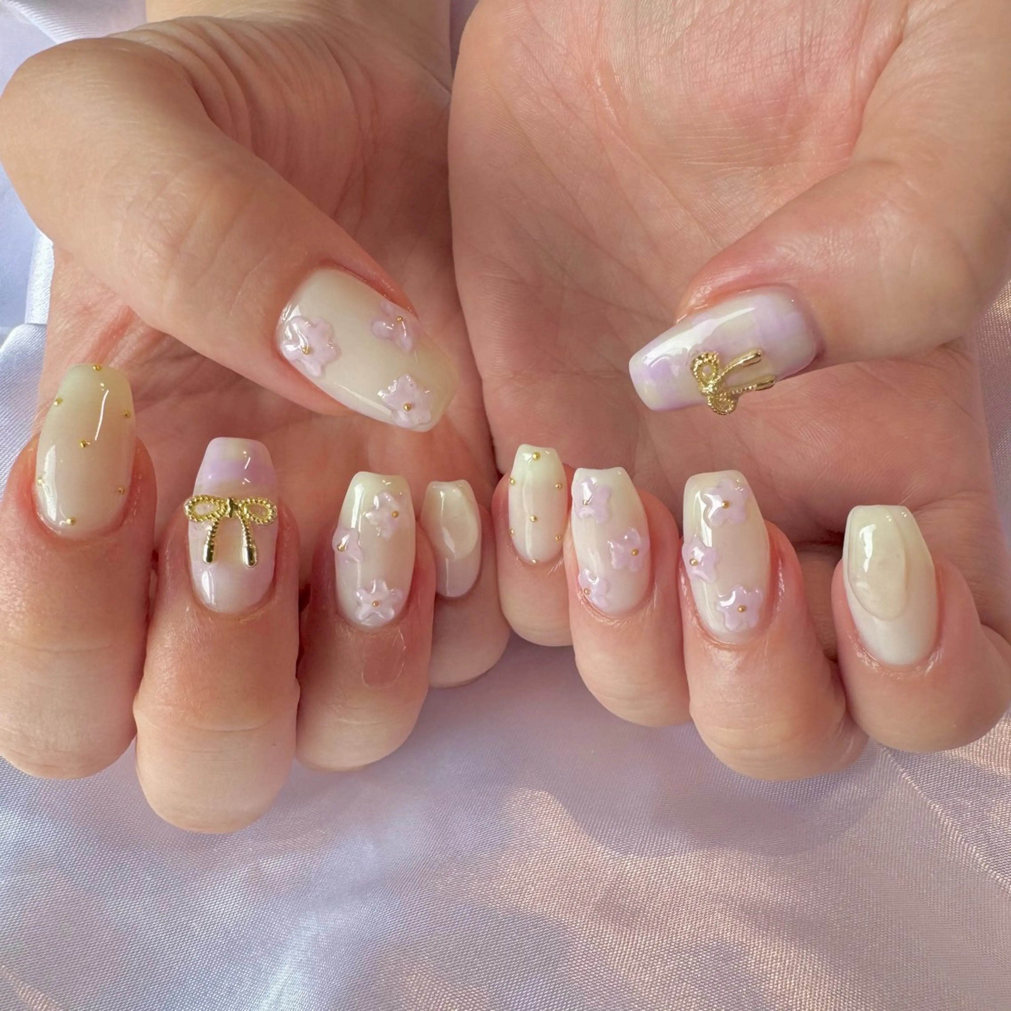 ネイル ガーリー ハンドネイル nail salon e'mu💐のネイルデザイン