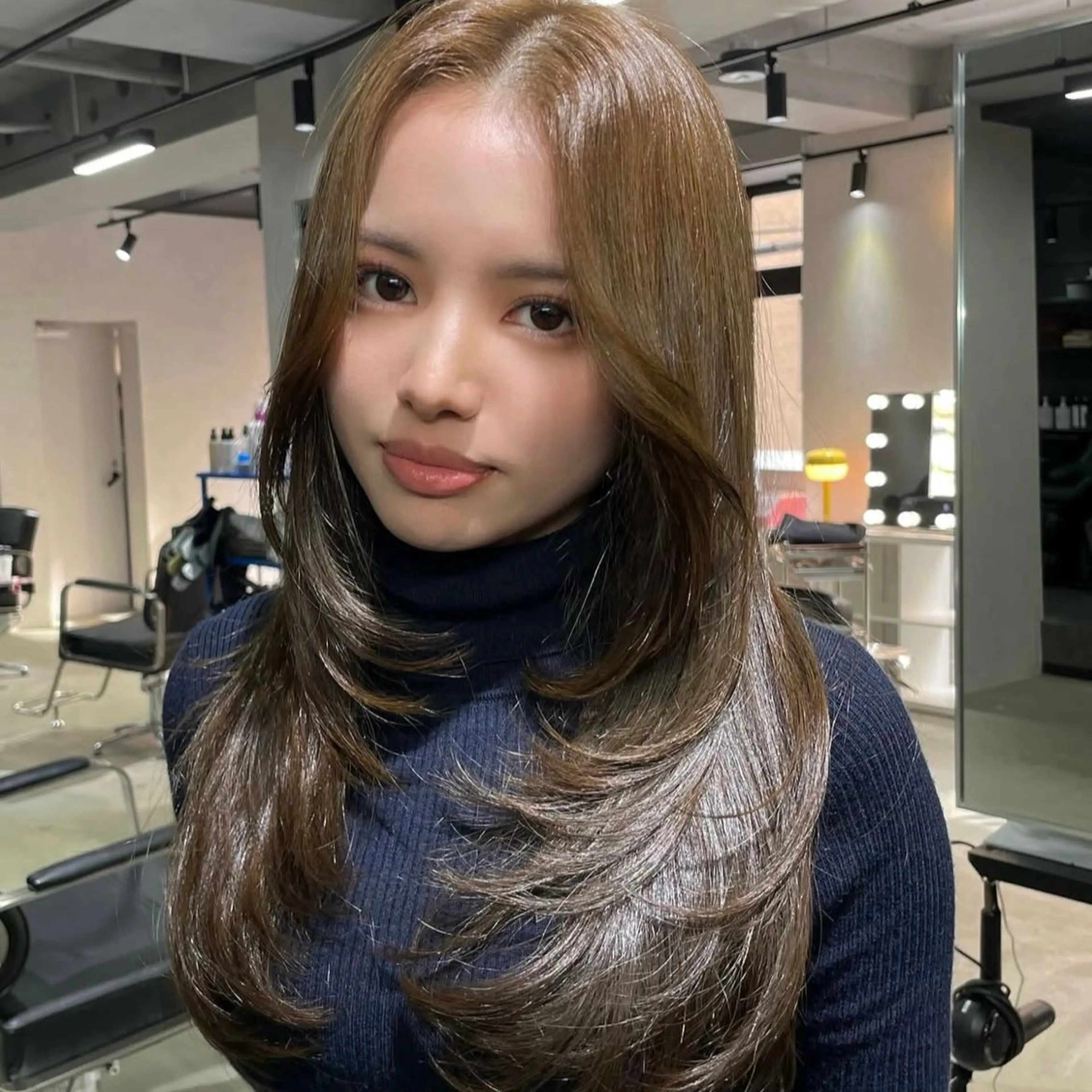 ロング カラー ベージュカラー ブリーチ ダブルカラー ブリーチなしカラー オリーブベージュ レイヤー /髪質改善/ariのヘアスタイル