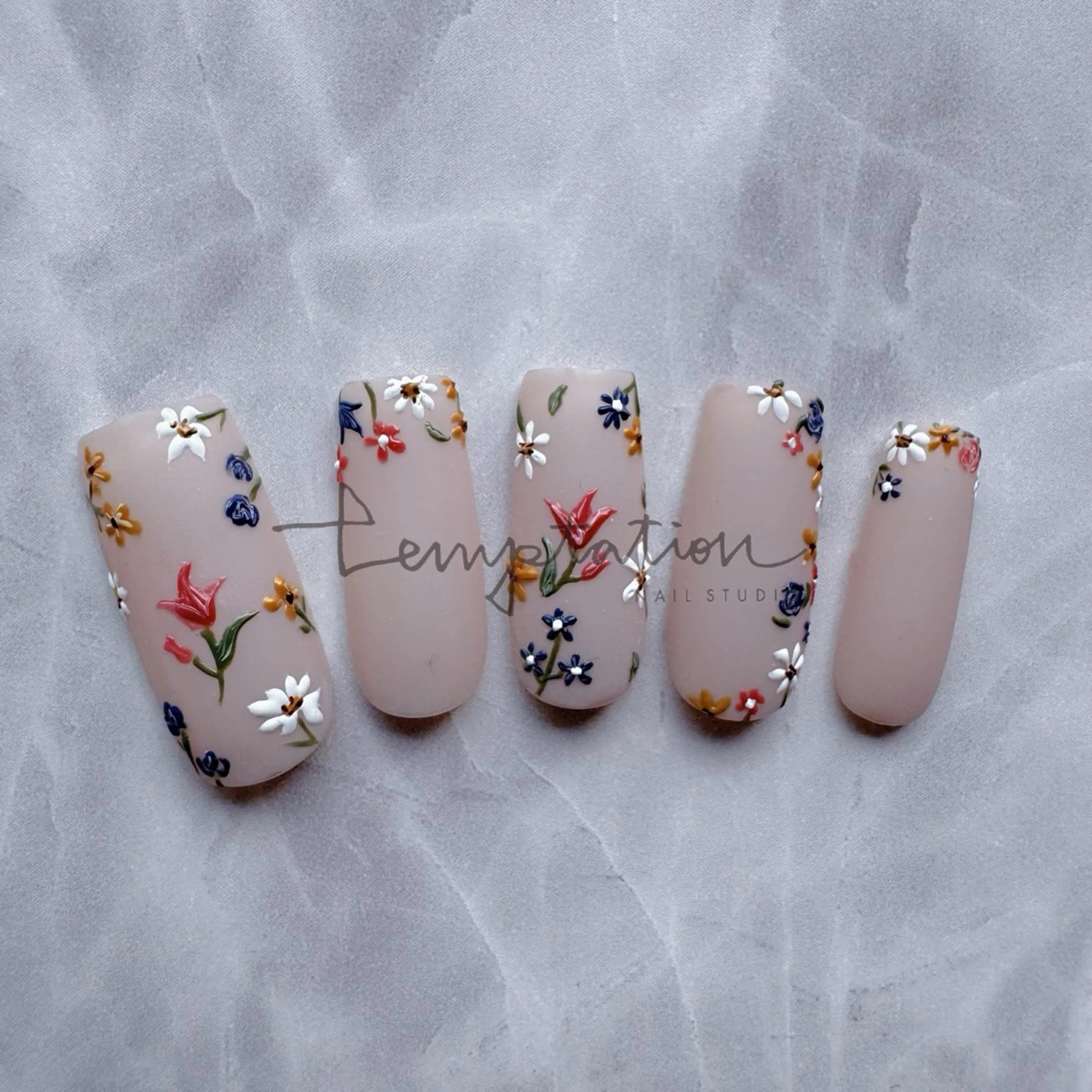 ネイル Temptation mainailのネイルデザイン