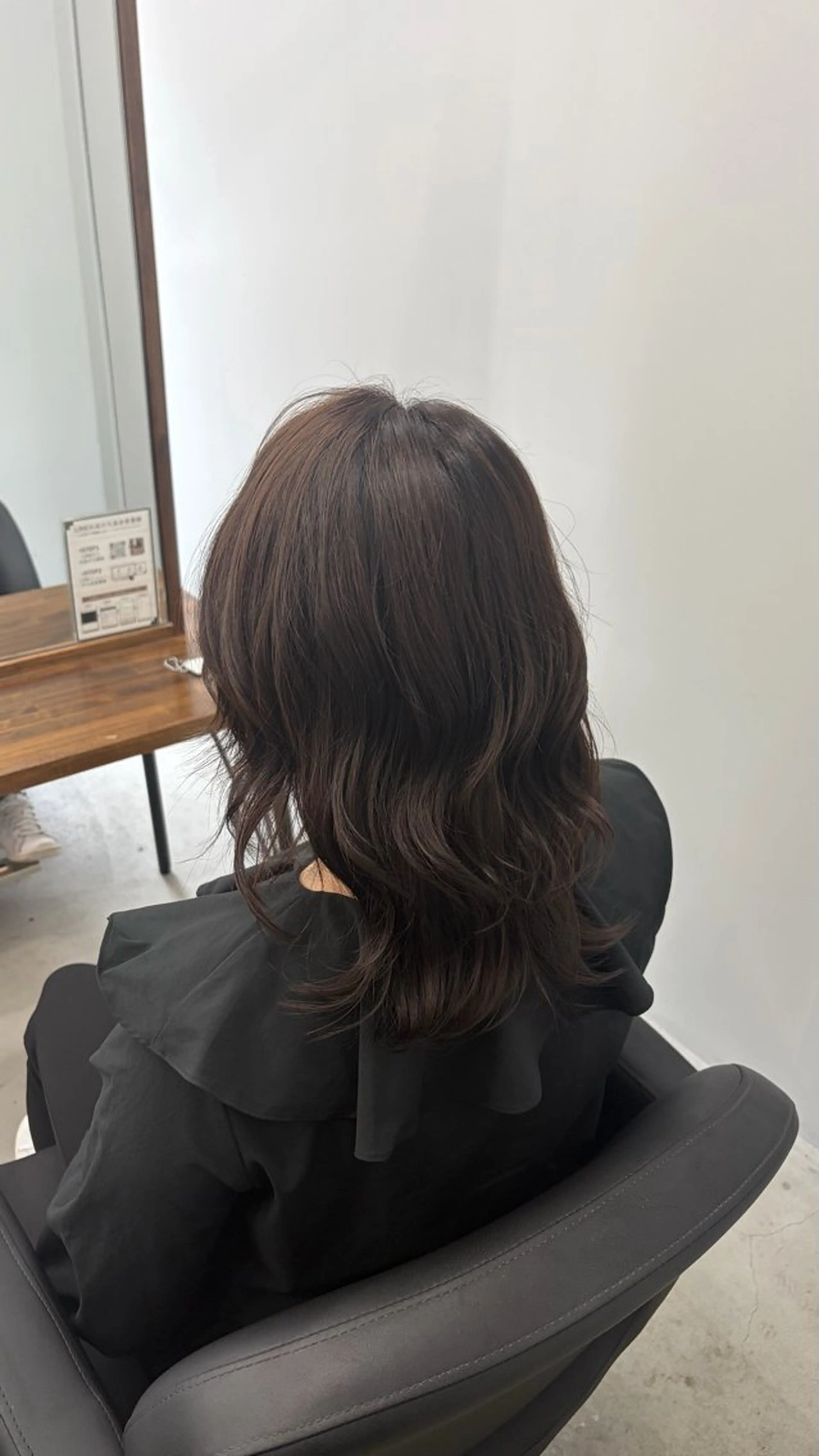 カラー ブリーチ 透明感カラー ハイライトカラー ヘアカラー 山根 明紗のヘアスタイル