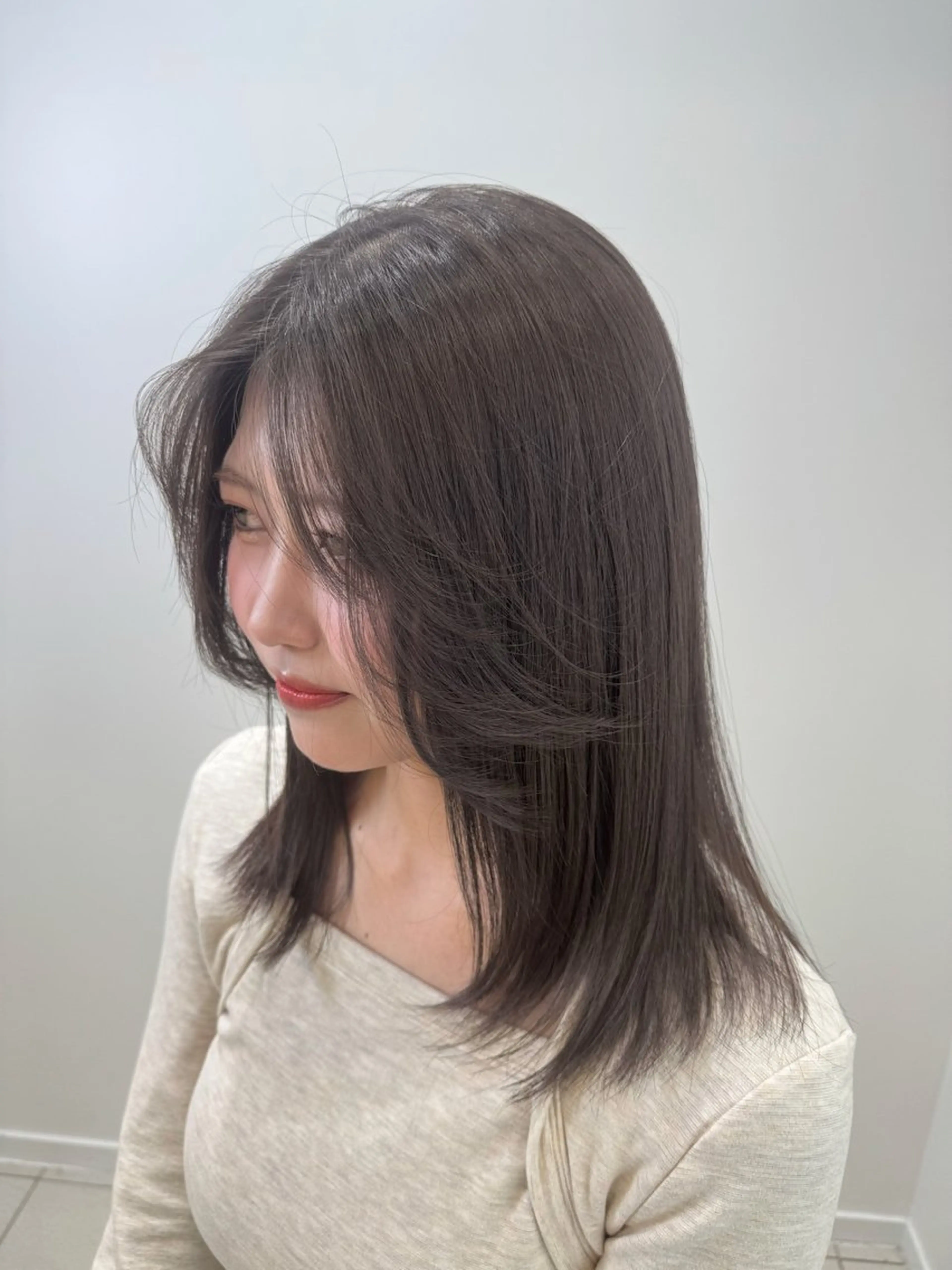 ミディアム カラー ブリーチ 透明感カラー 韓国風カラー ブリーチなしカラー 韓国風ヘア カット ヘアカラー トリートメント リアル上品盛れ/ 韓国ヘア/モモ/横浜のヘアスタイル