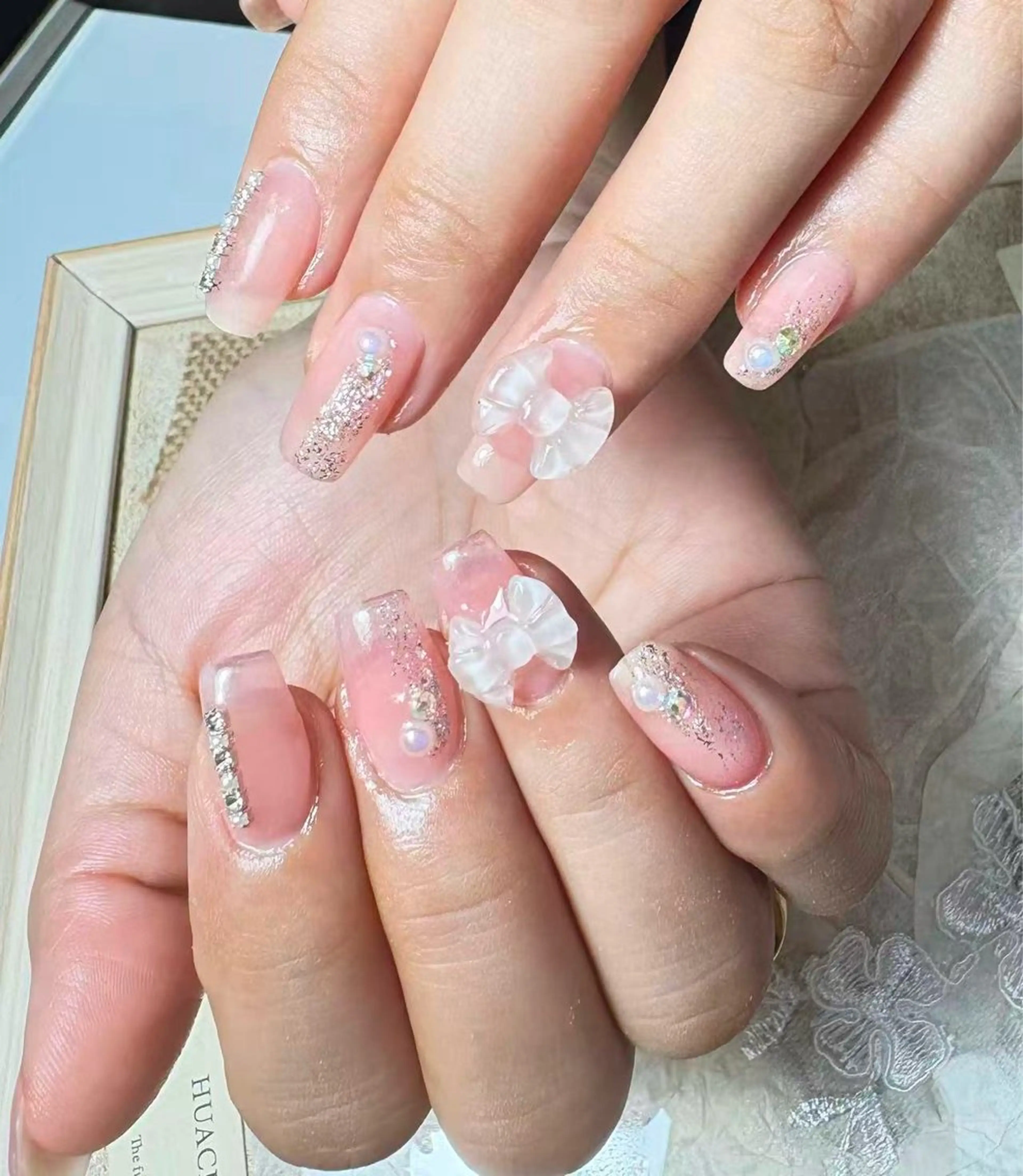 ネイル ハンドネイル AngelChris ビューティーサロンのネイルデザイン