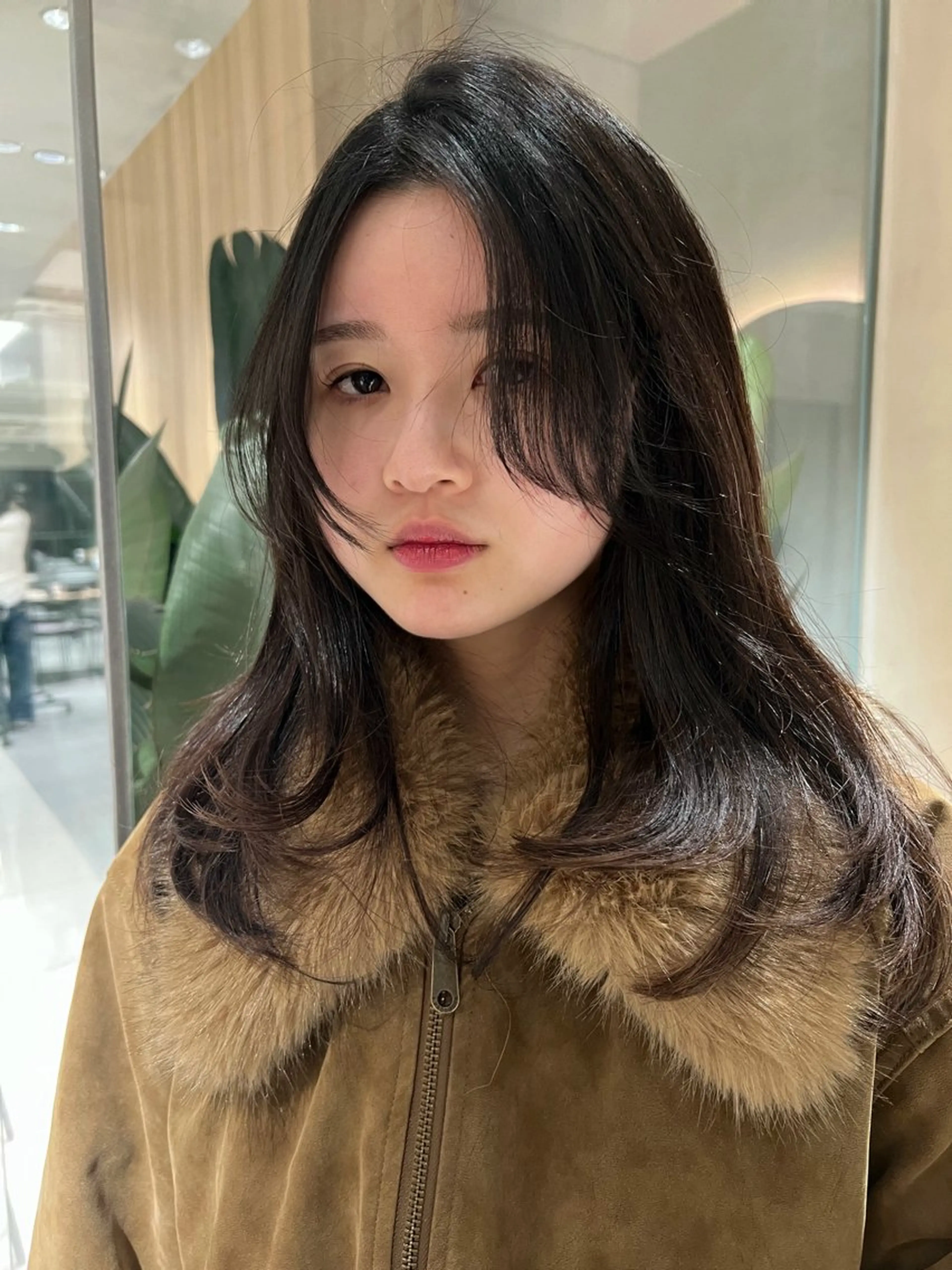 ミディアム レイヤーカット MINX momokaのヘアスタイル