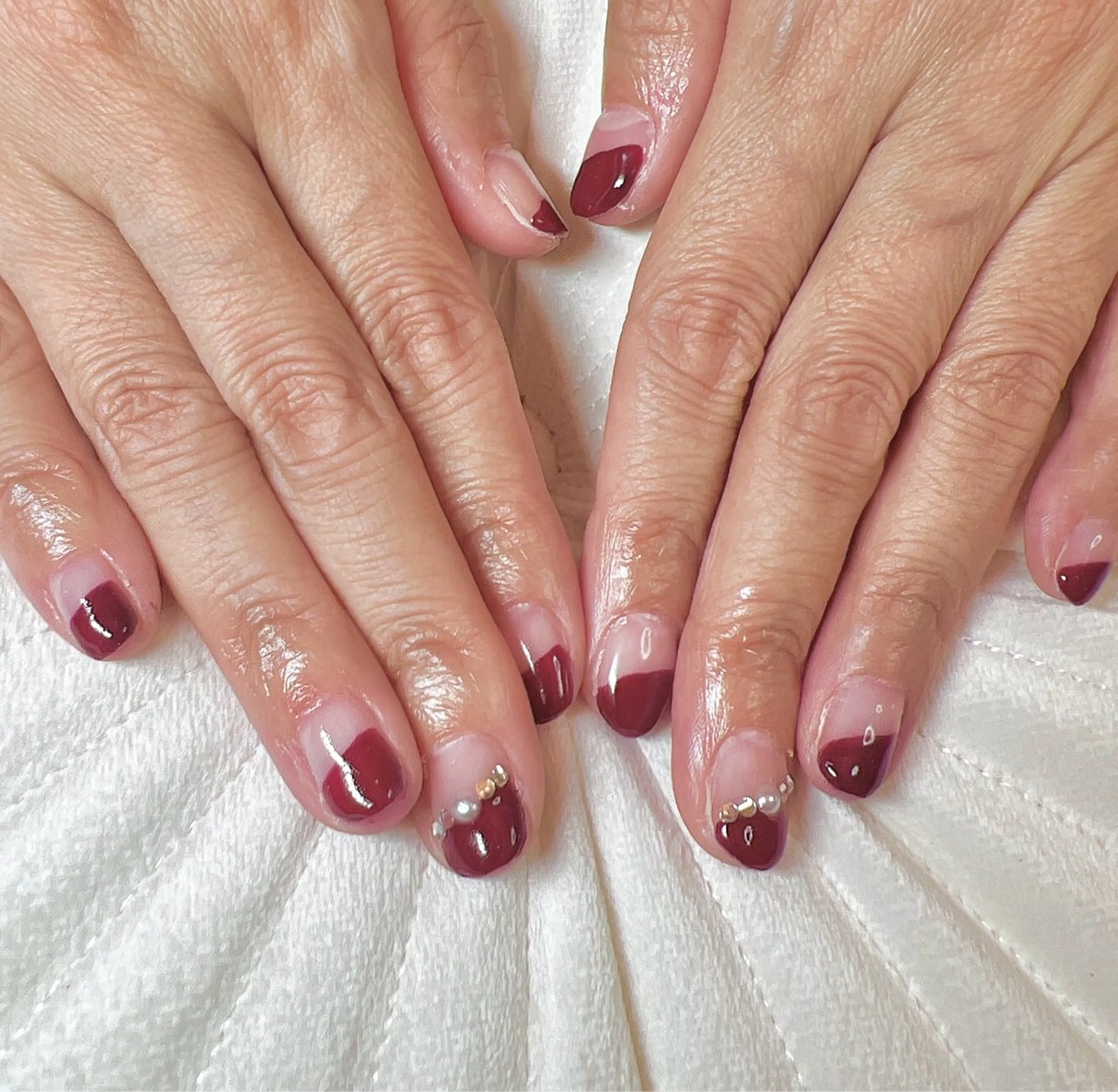 ネイル フレンチネイル MIKA／耳ツボ ／マグネットネイルのネイルデザイン