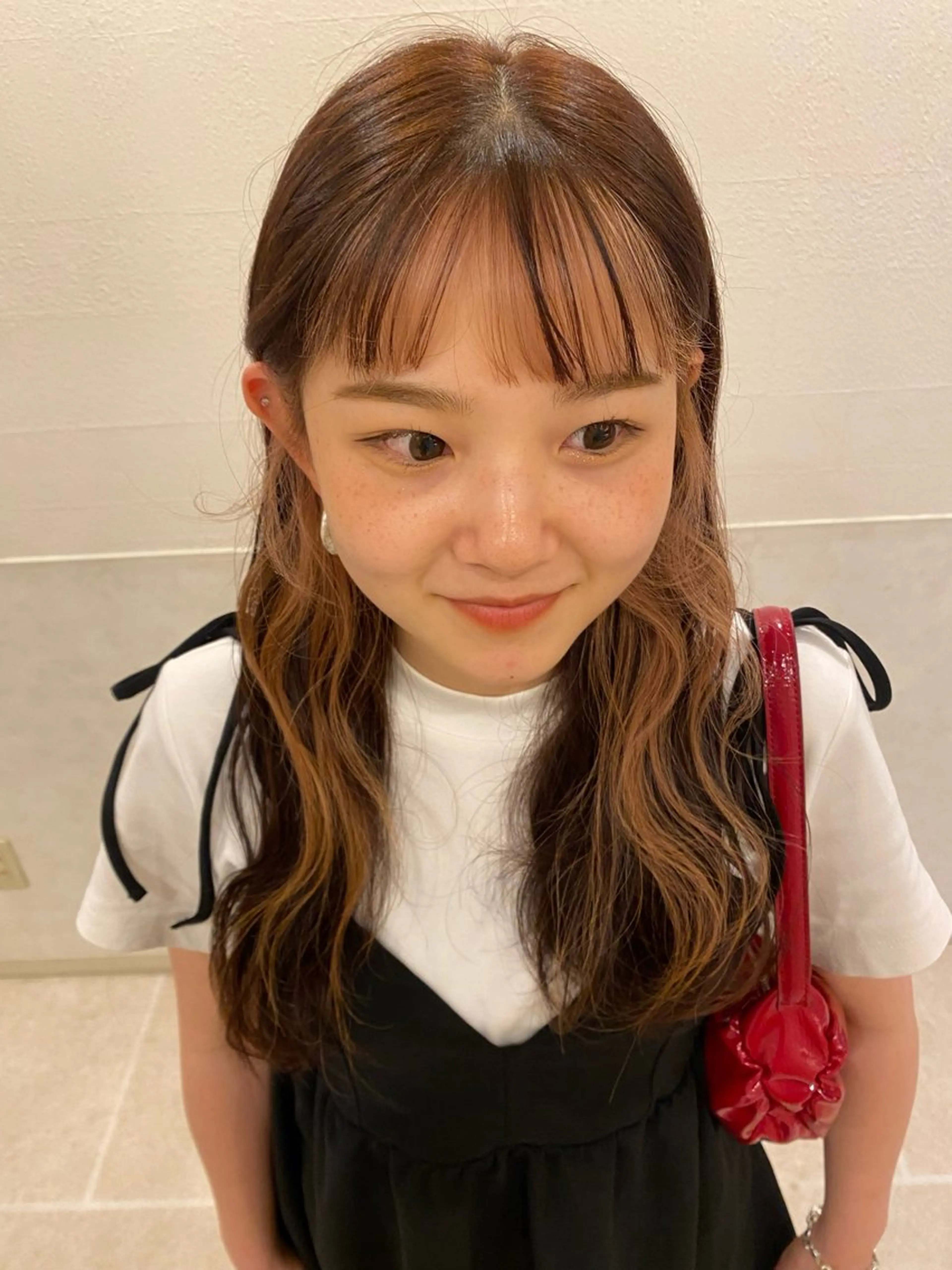 ロング ネギシ アイナのヘアスタイル