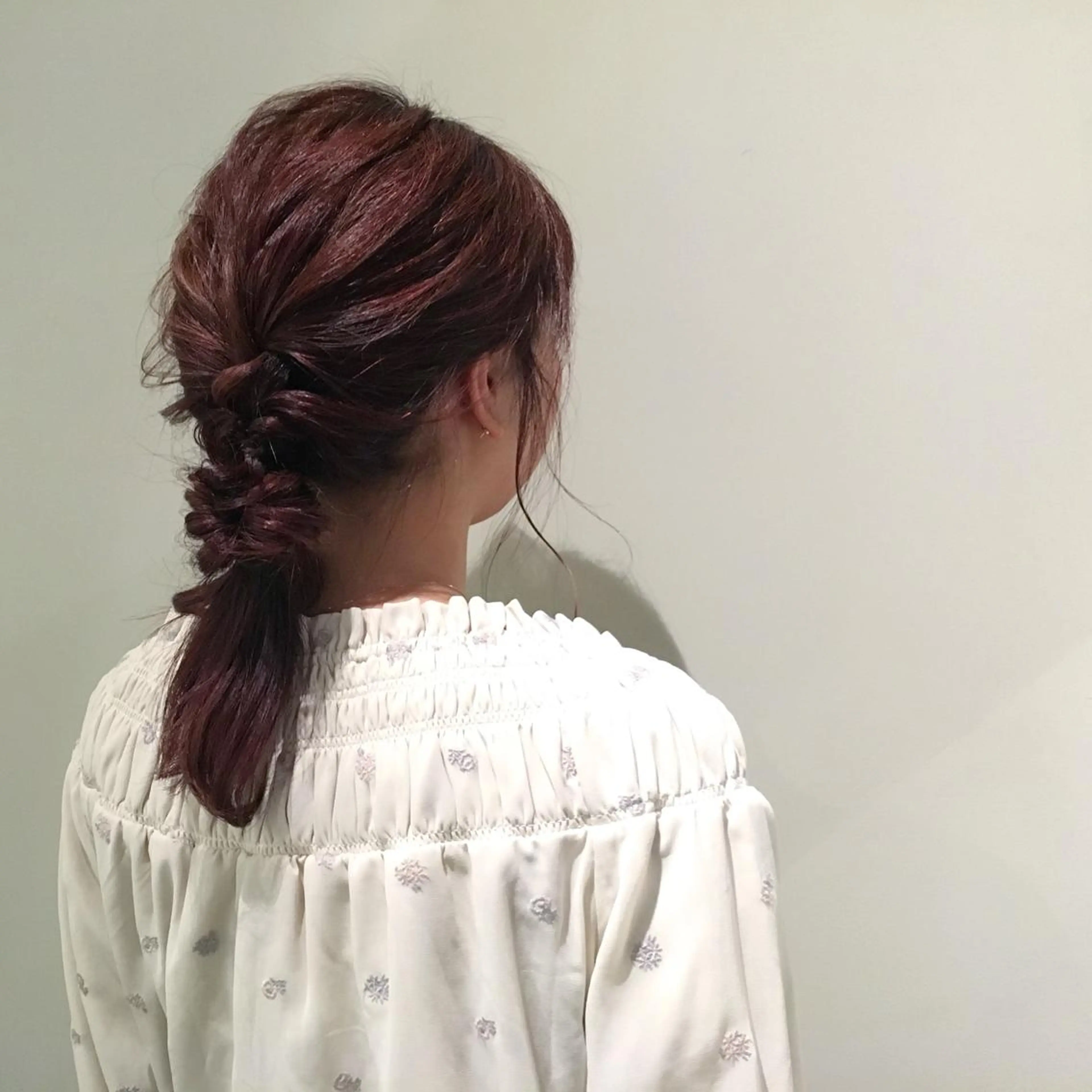 ロング カラー ヘアアレンジ 三つ編み 野々村 朋美のヘアスタイル