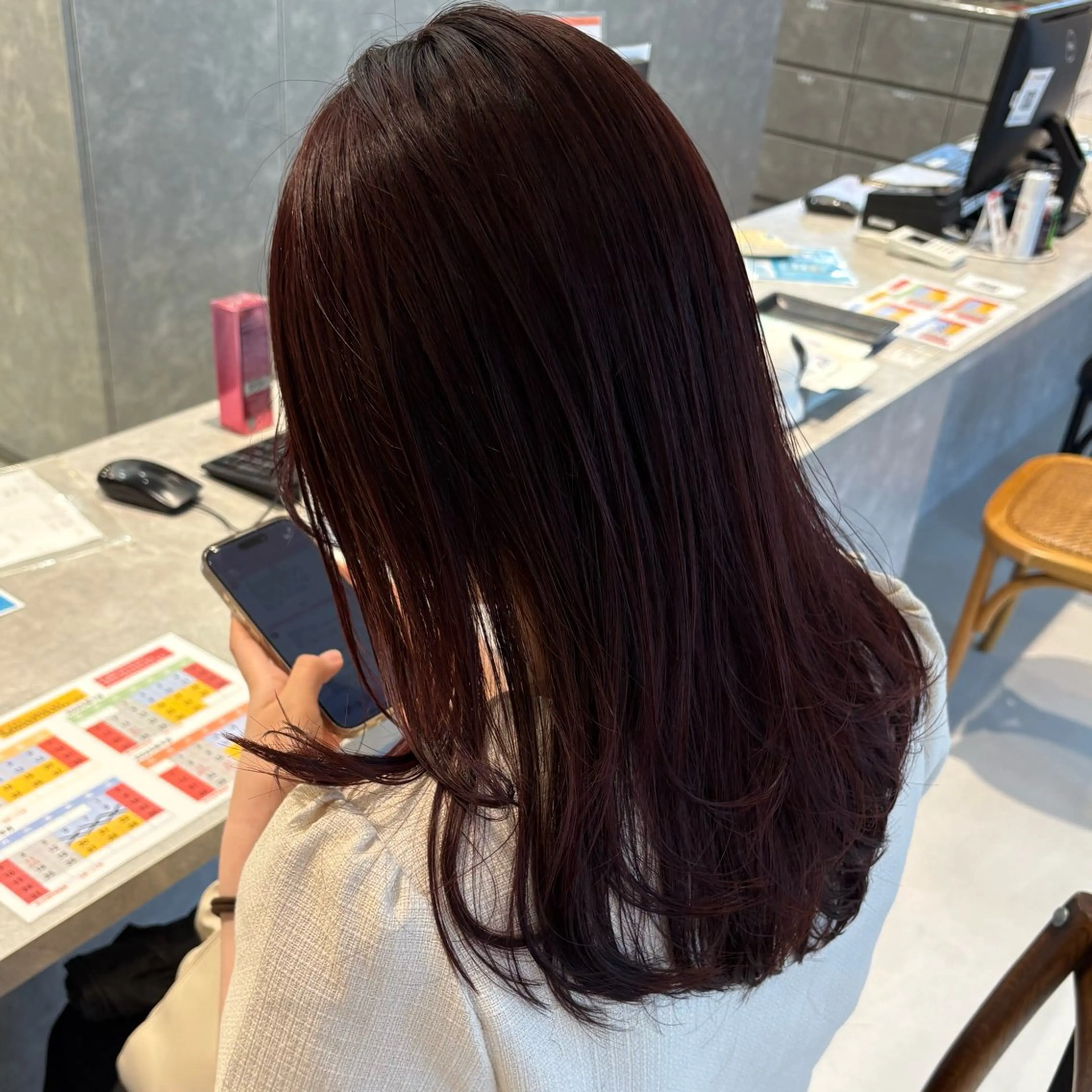 ミディアム カラー カット ヘアカラー トリートメント ヘッドスパ 小顔カット🎀 暖色カラー🍒のヘアスタイル
