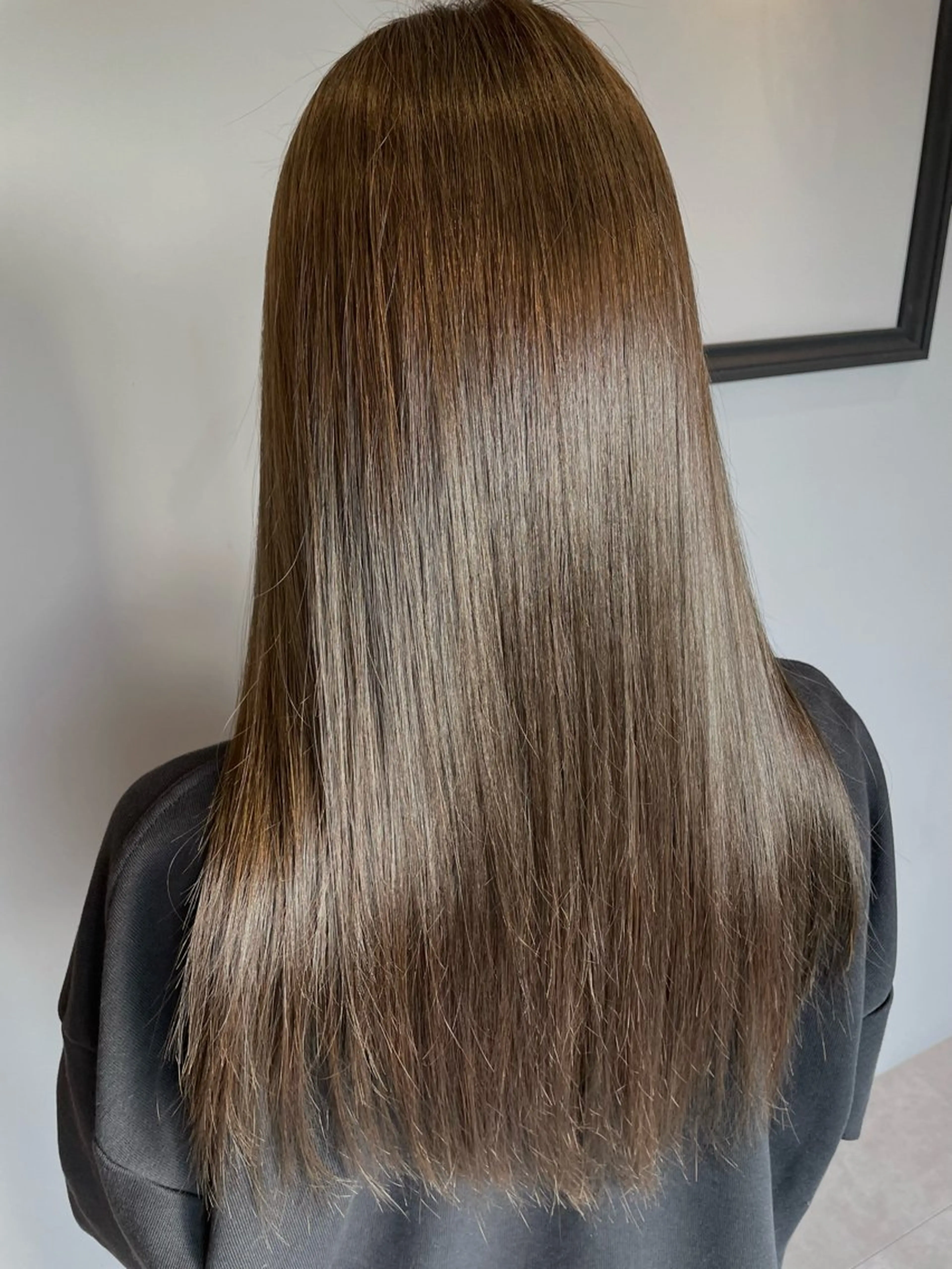 ロング カラー ベージュカラー 大橋 綾子のヘアスタイル