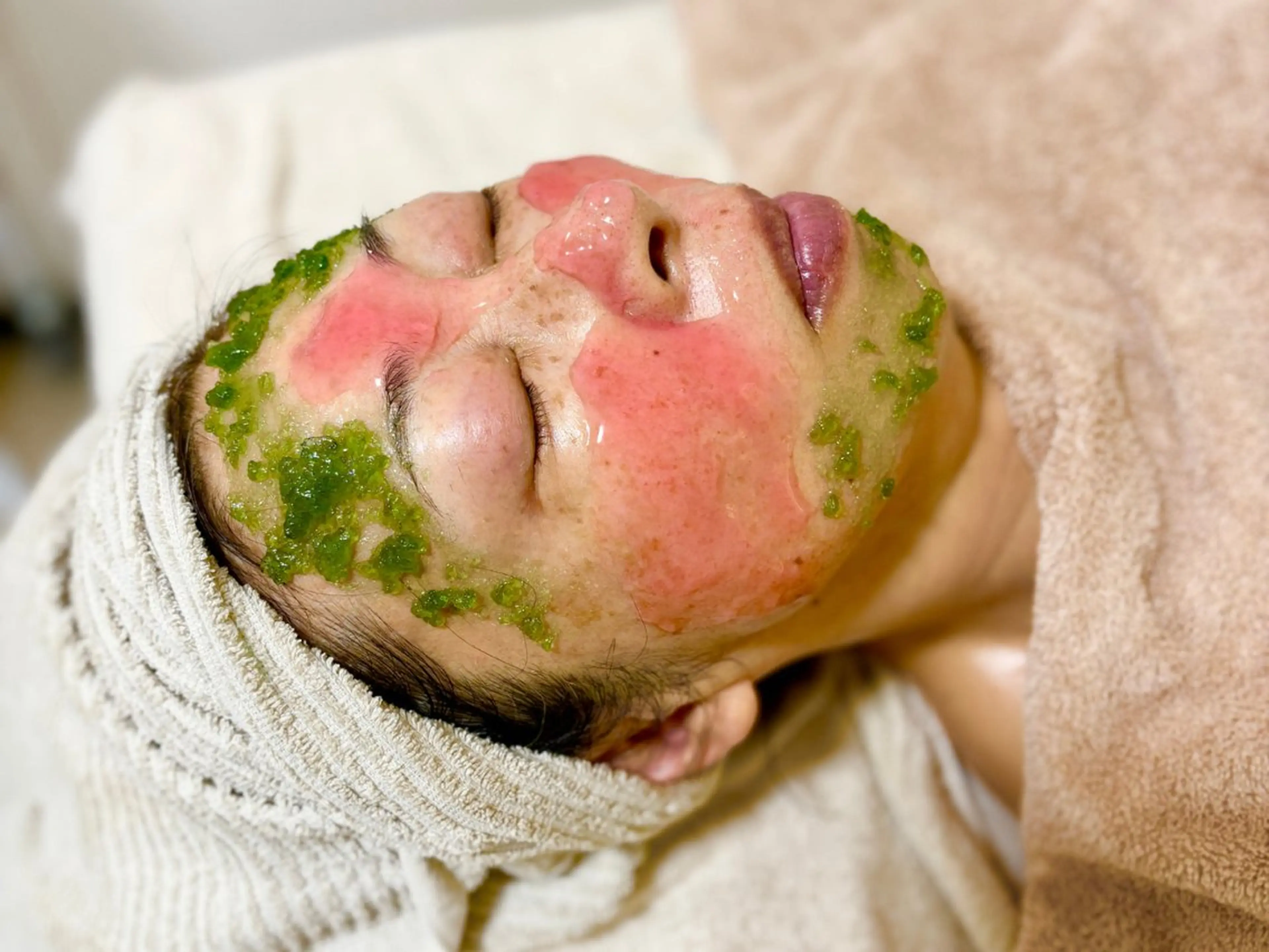 小顔と美肌集中ケア🩷【全顔毛穴洗浄+小顔リンパ+美肌パック】💆♀️60分(メンズ歓迎)たるみ、ほうれい線の写真