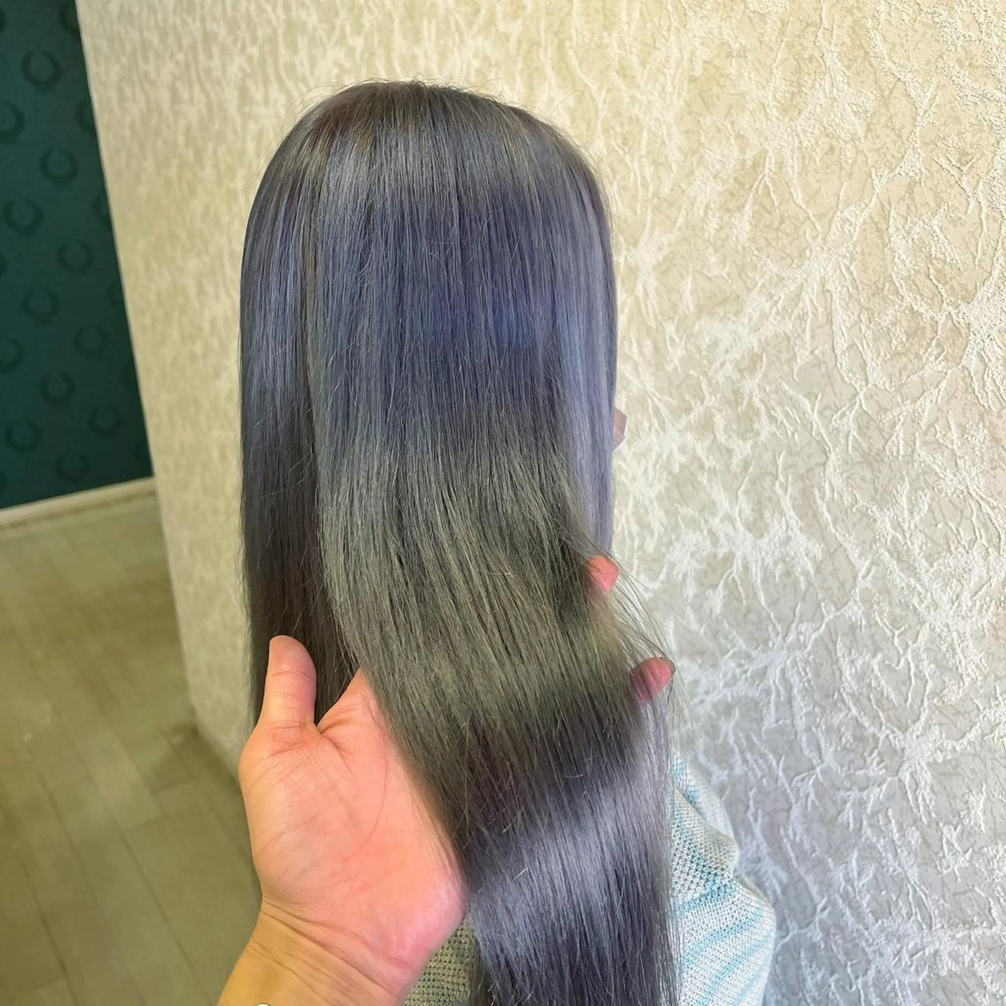 セミロング カラー ブリーチ 透明感カラー ダブルカラー イヤリングカラー グレージュ カット ヘアカラー トリートメント ブリーチ/髪質改善/ レイヤー/YUTO‎のヘアスタイル