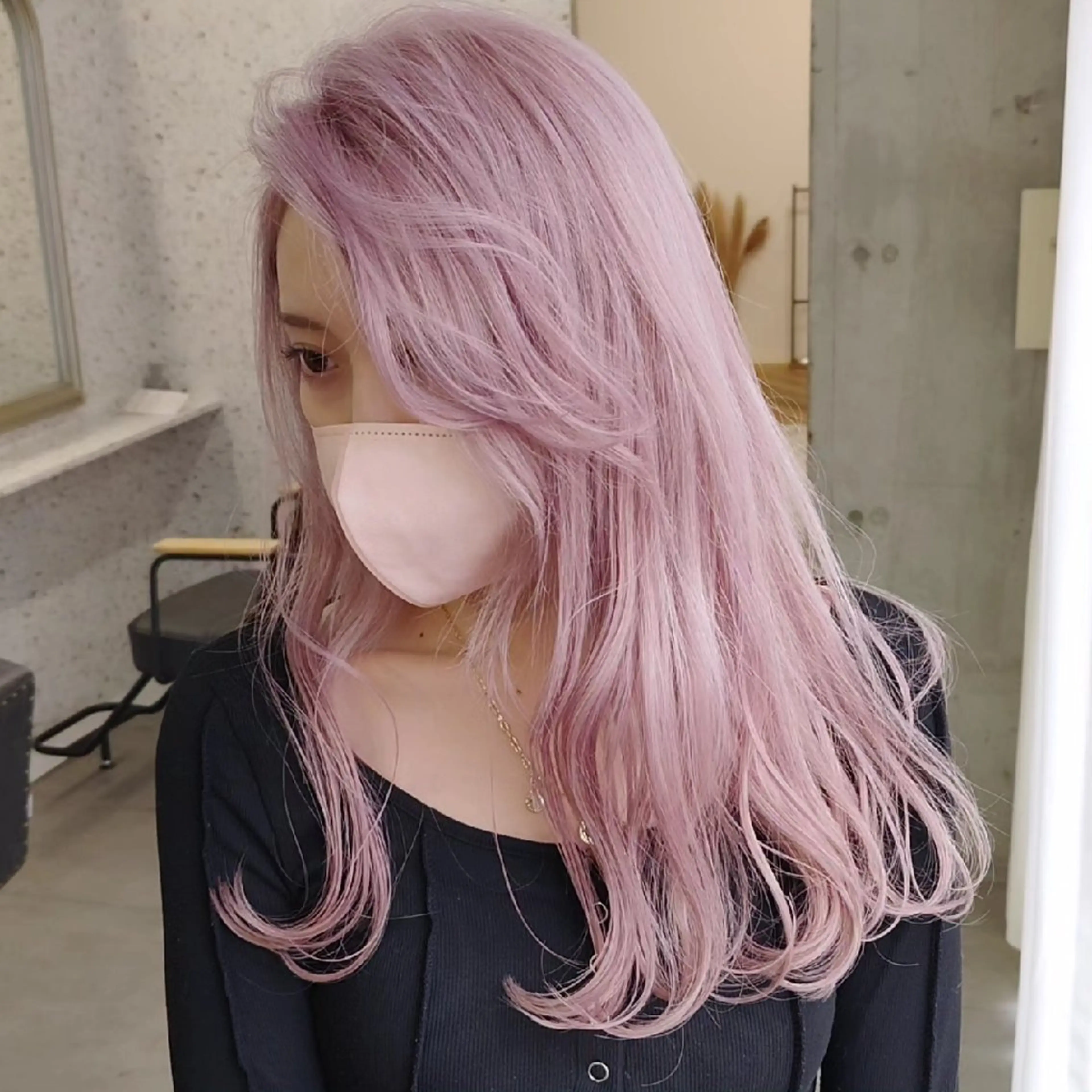 セミロング カラー ピンクカラー ホワイトピンク 髪質改善.縮毛矯正 ×韓国ヘアyukiのヘアスタイル