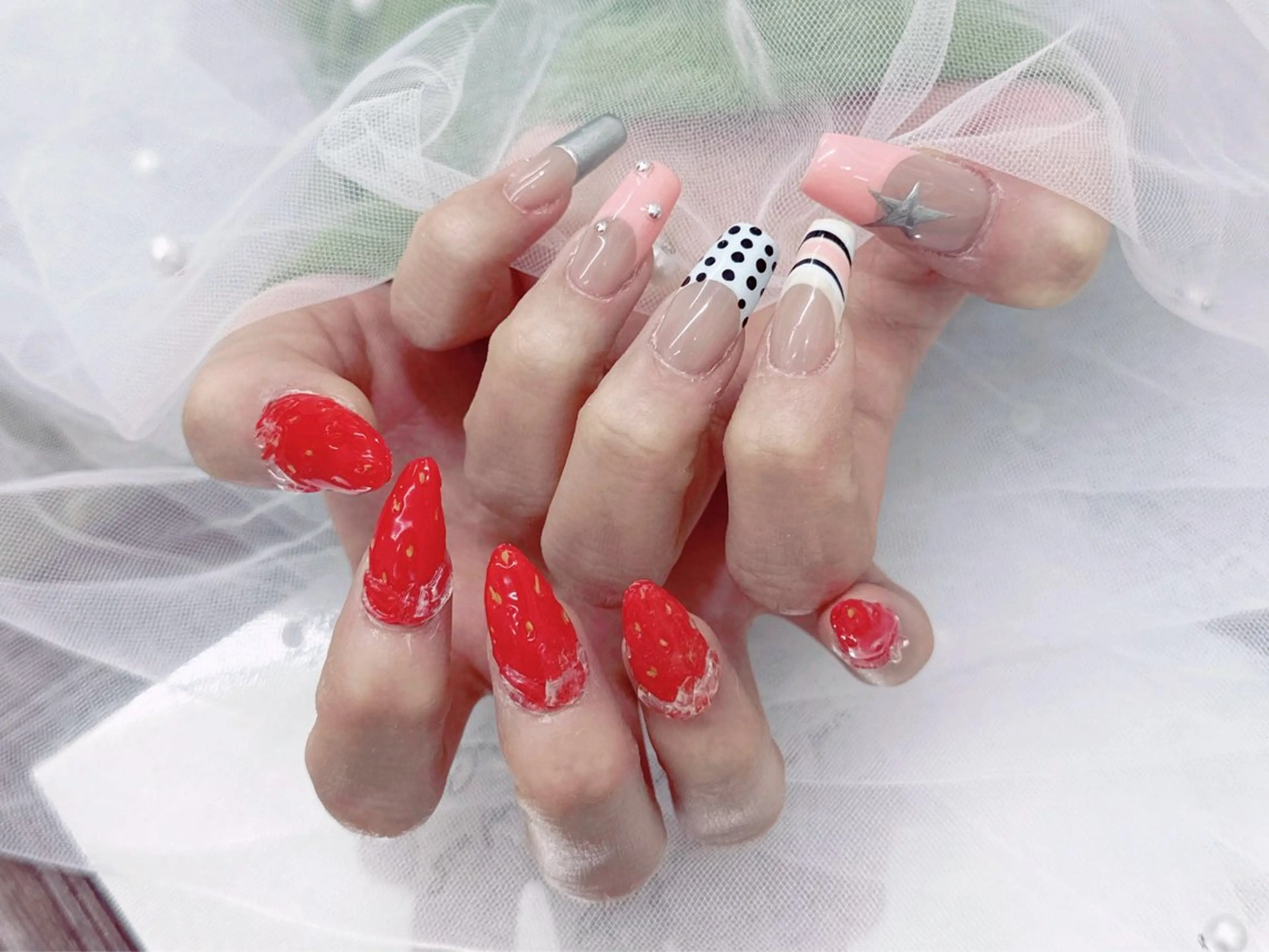 ネイル フレンチネイル ハート 韓国ネイル マグネットネイル マグネットフレンチ ハンドネイル ネイルサロン lotusのネイルデザイン