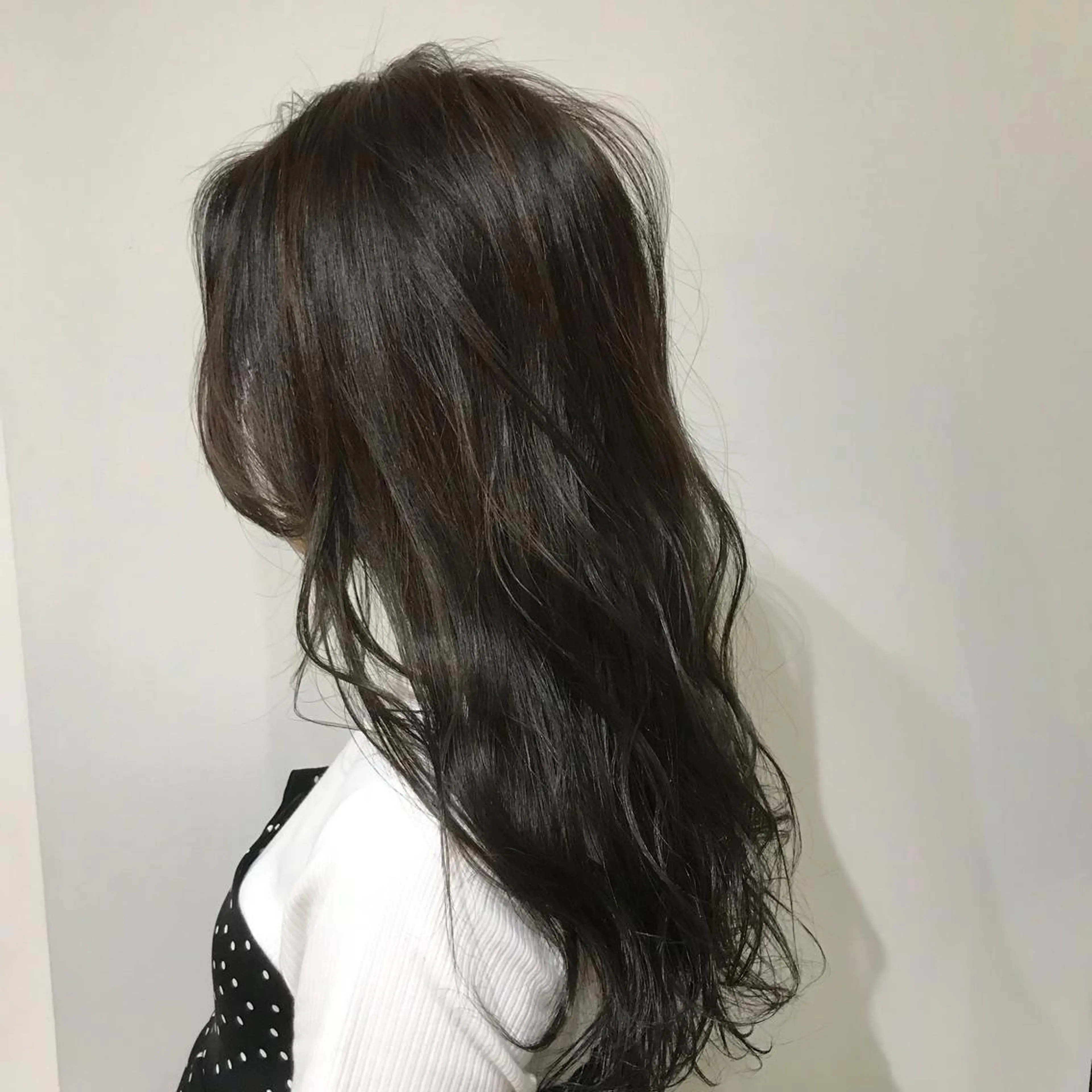 ロング カラー 透明感カラー グレージュ salowin梅田所属・レイヤー/顔周り /AKARIのヘアスタイル