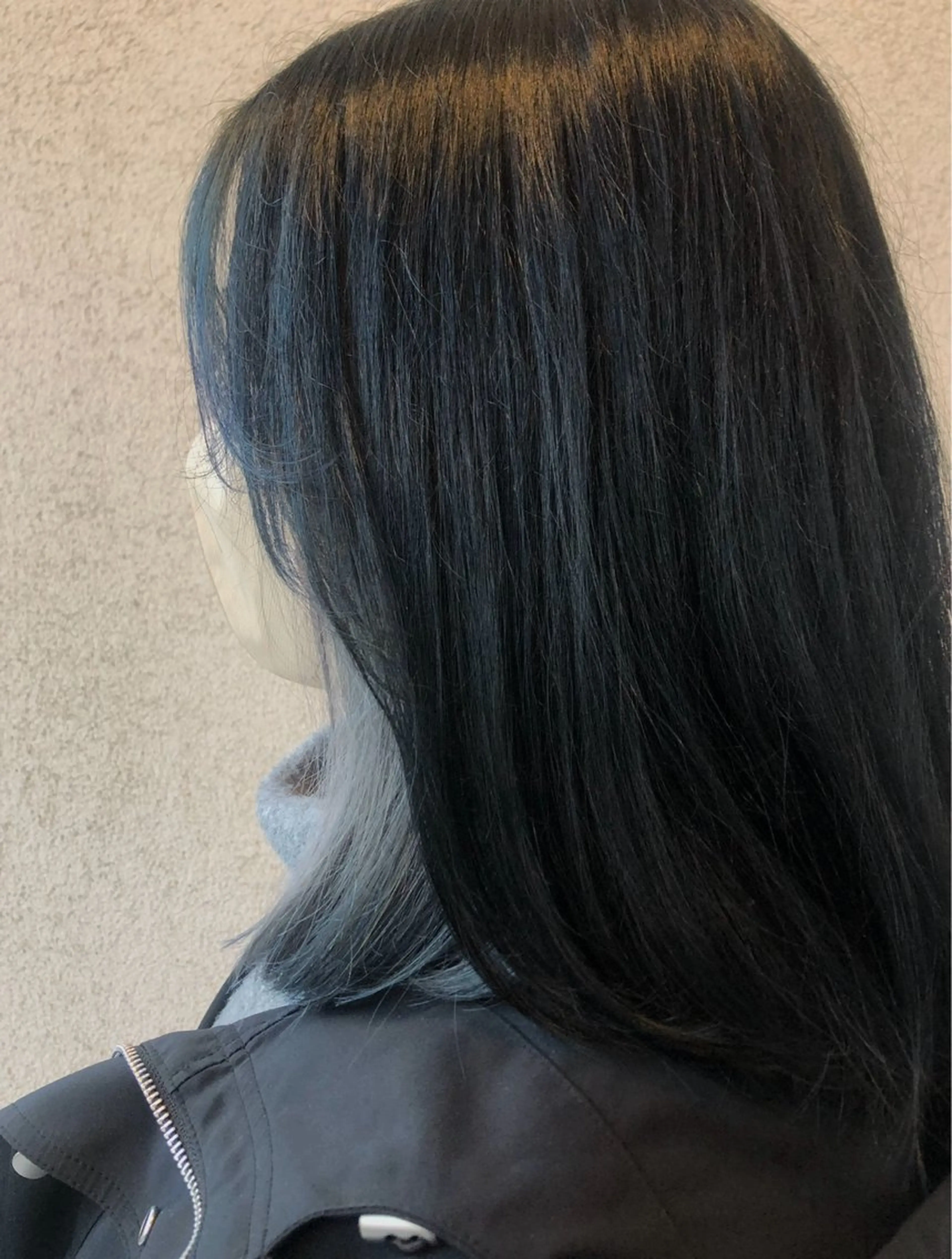 ミディアム カラー 黒髪 ブルーカラー ブルーブラック 榎並茉美【えなみまみ 】託児･駐車場ありのヘアスタイル