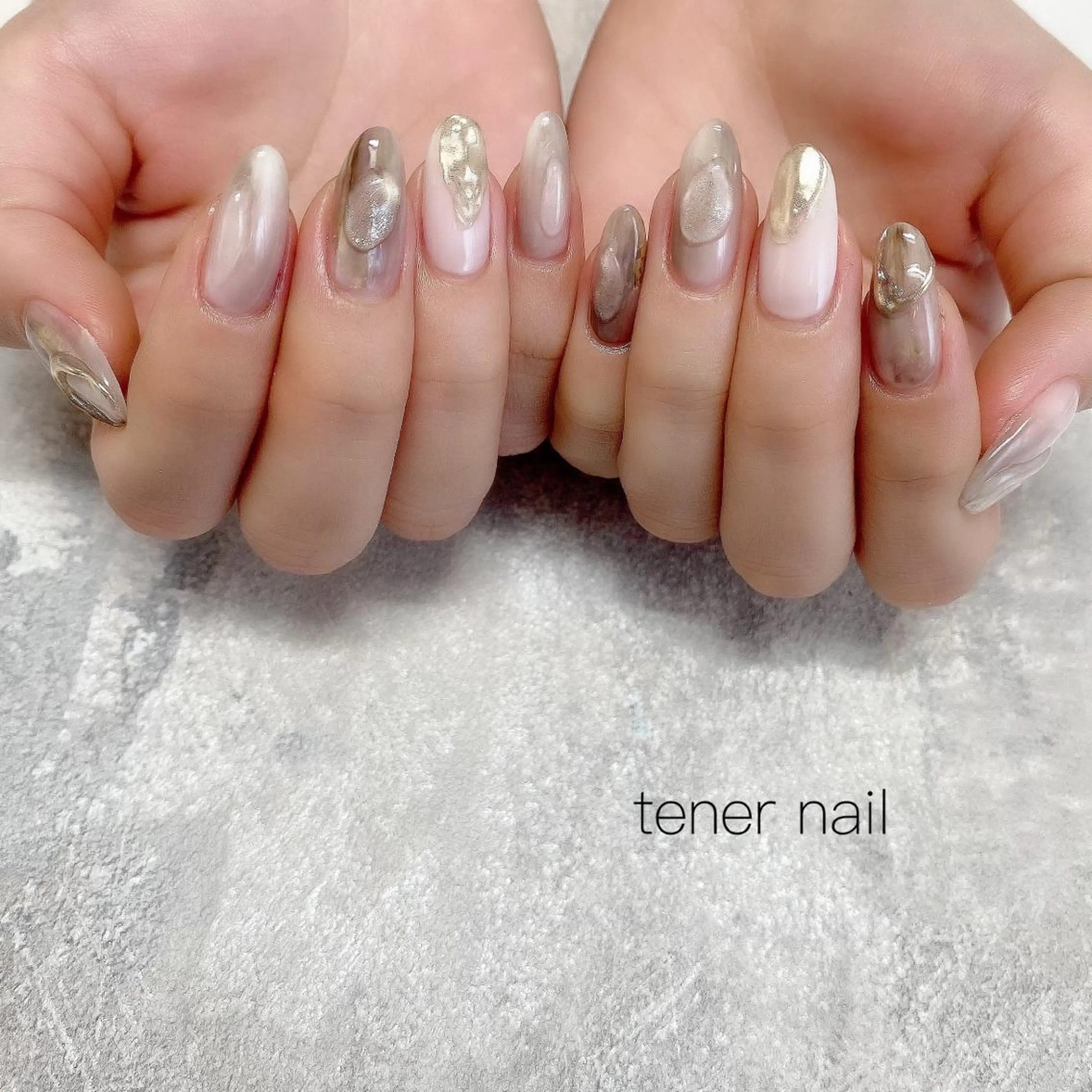 ネイル ミラーネイル ニュアンスネイル シルバー テネルネイル tener nailのネイルデザイン