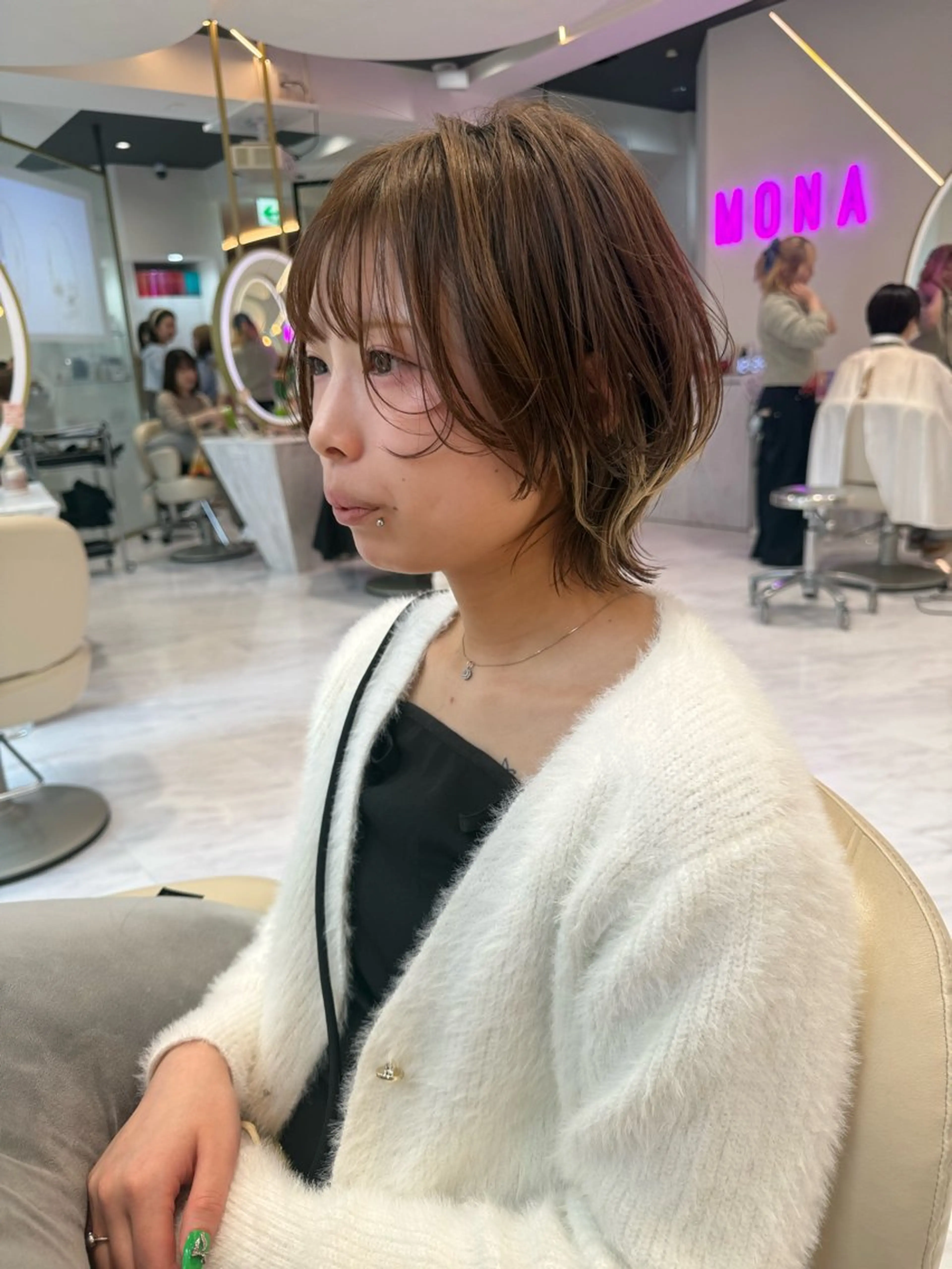 ショート カラー レイヤーカット ショートヘア 小顔カット ウルフカット カット ヘアカラー 🌟TOSHI/透明 感カラー/ショートのヘアスタイル