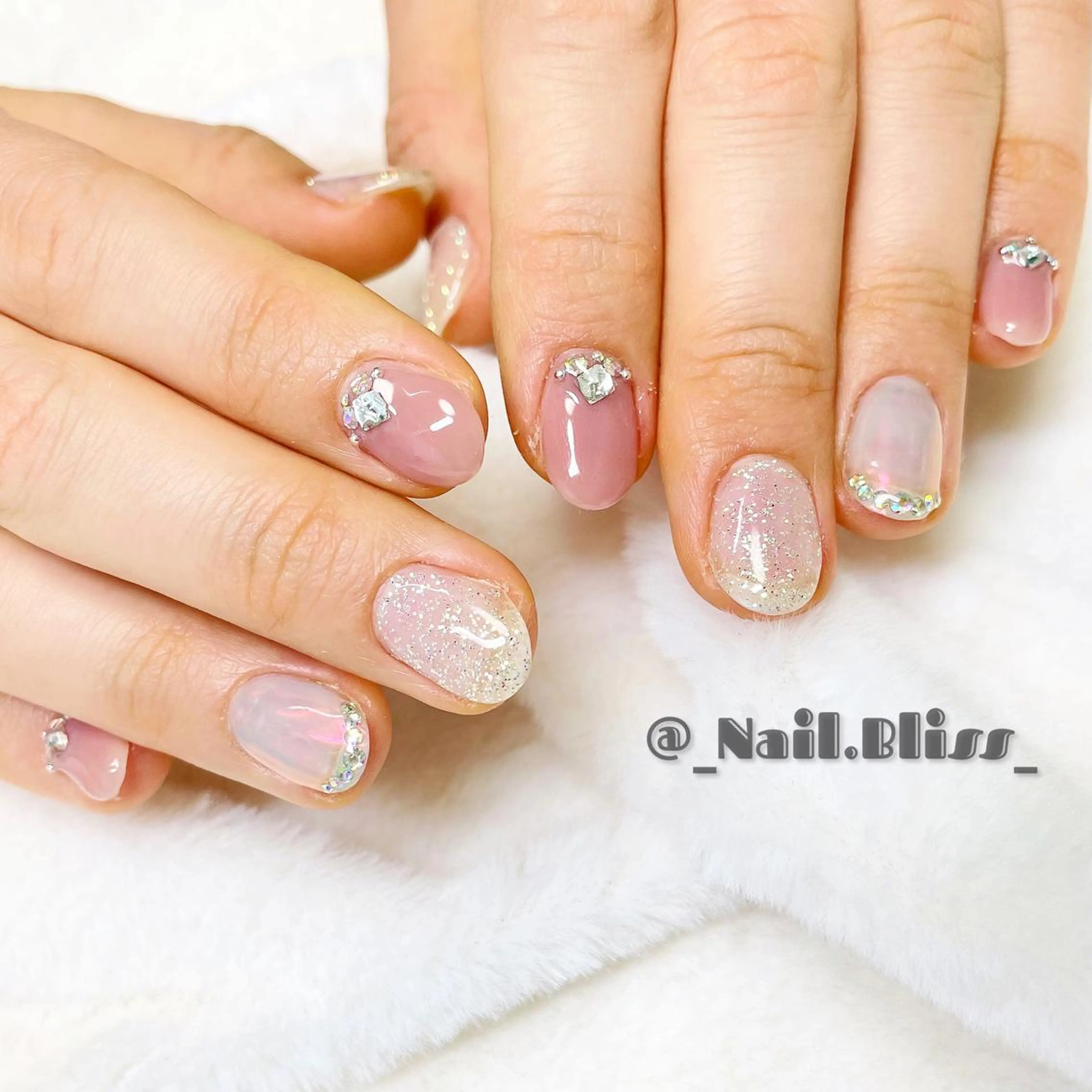 ネイル ガーリー ハンドネイル NAIL BLISSのネイルデザイン