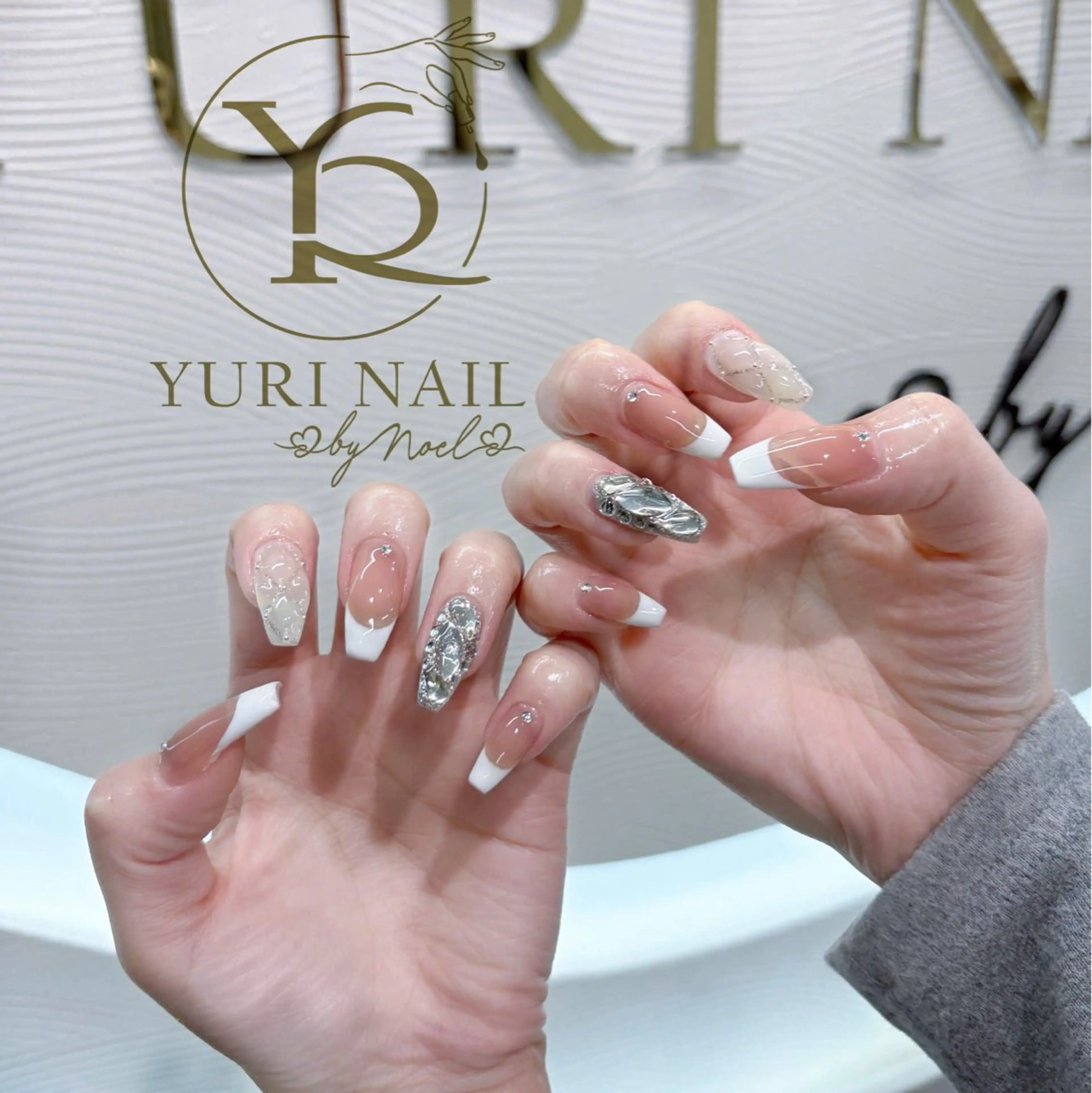 ネイル オーロラネイル ブルー チークネイル フットネイル フレンチネイル ハンドネイル フットネイル ハンドケア YURI Nail NARITAのネイルデザイン