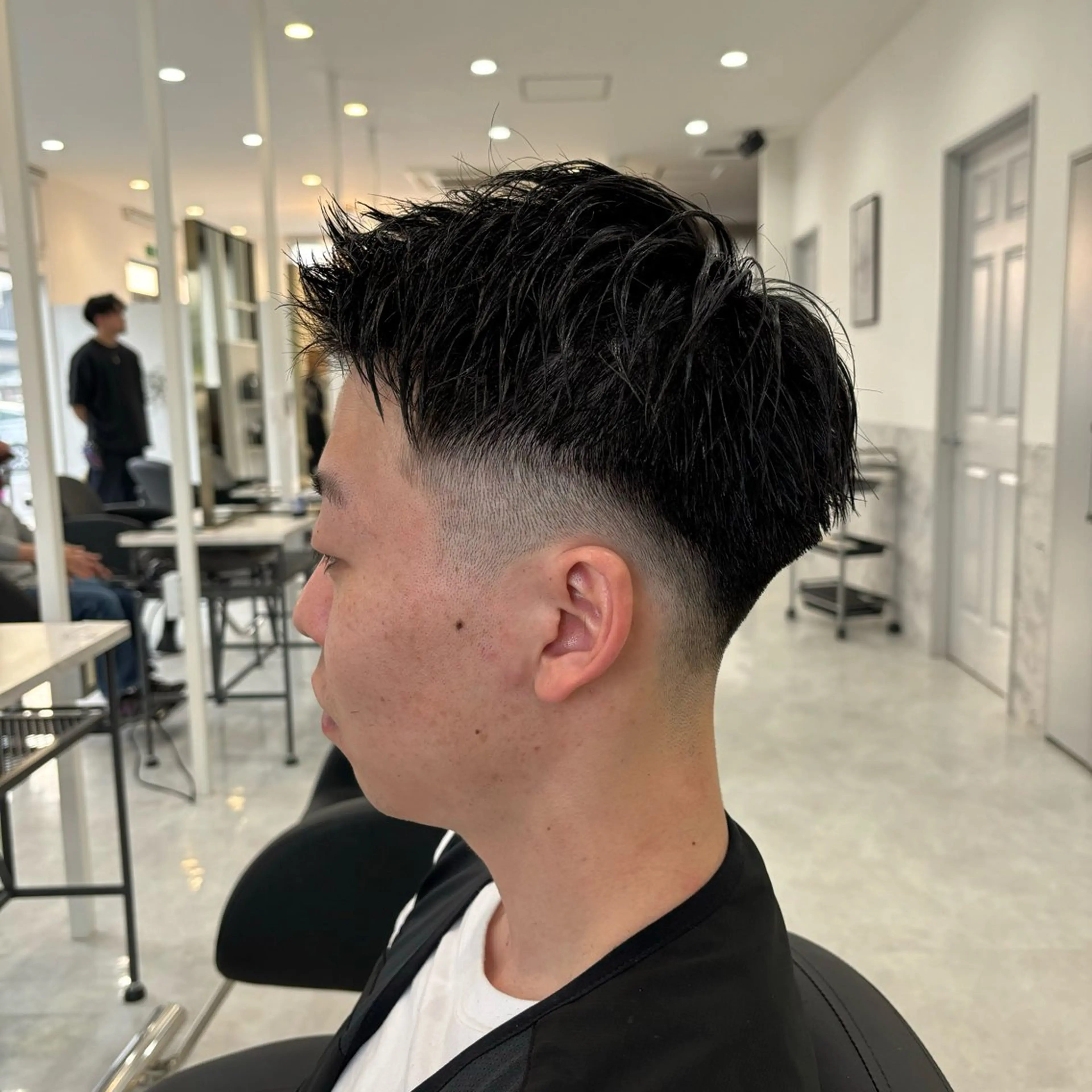 メンズ メンズブリーチ メンズハイライト メンズハイトーン メンズパーマ SOYON船橋店 西澤元気のヘアスタイル