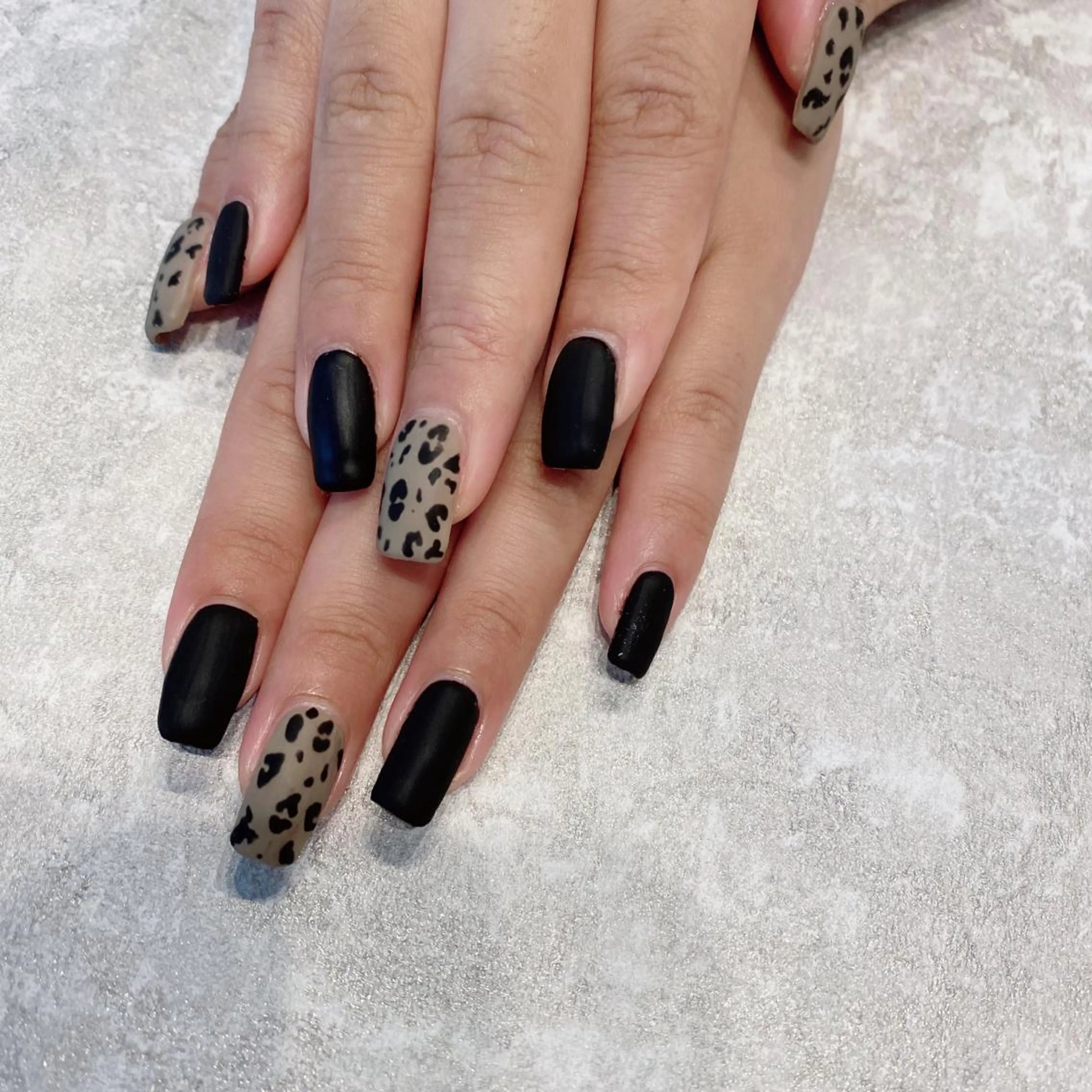 ネイル アニマル柄 マットネイル 菅原 さおりのネイルデザイン