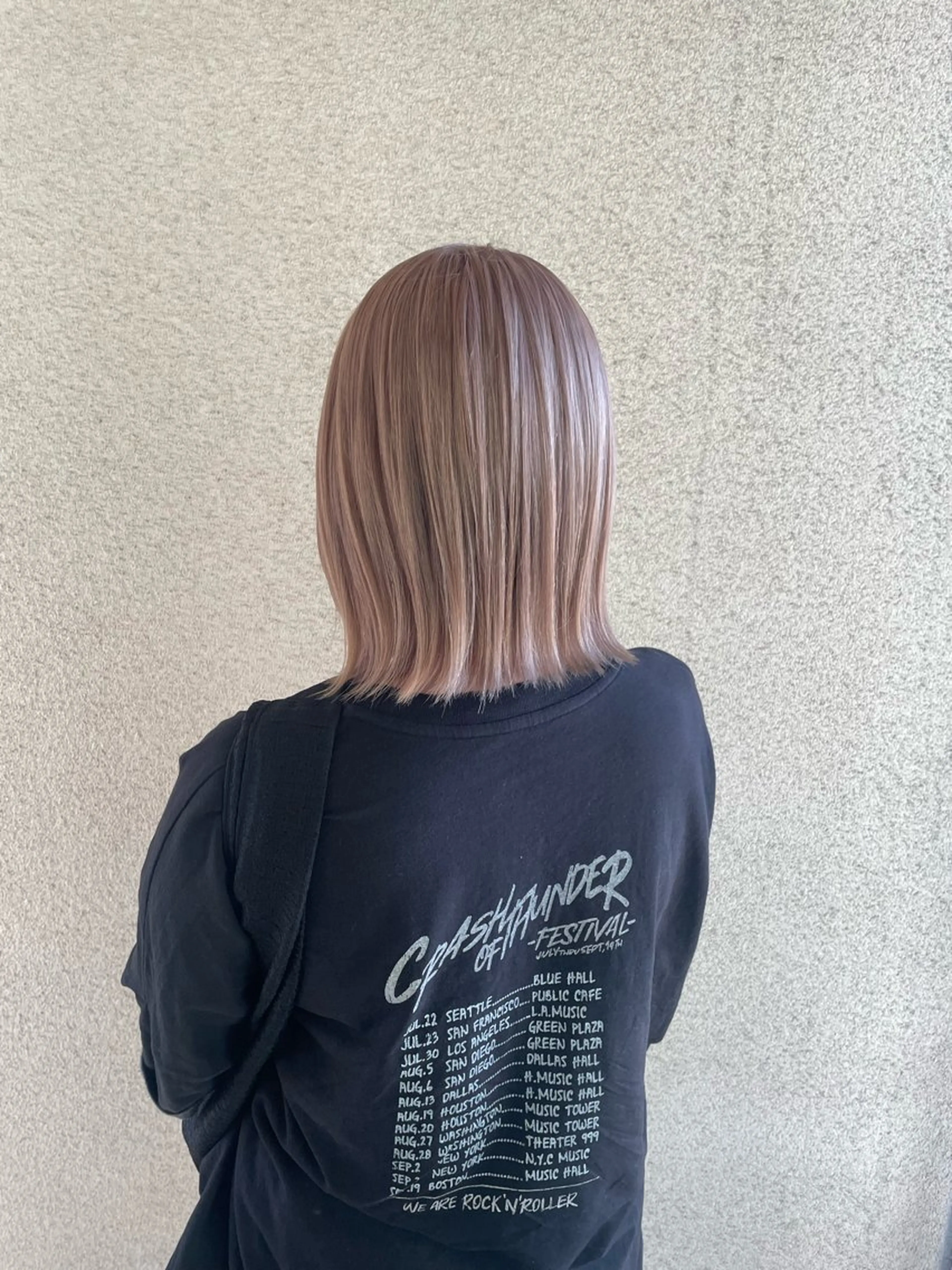 ミディアム 石戸 春菜のヘアスタイル