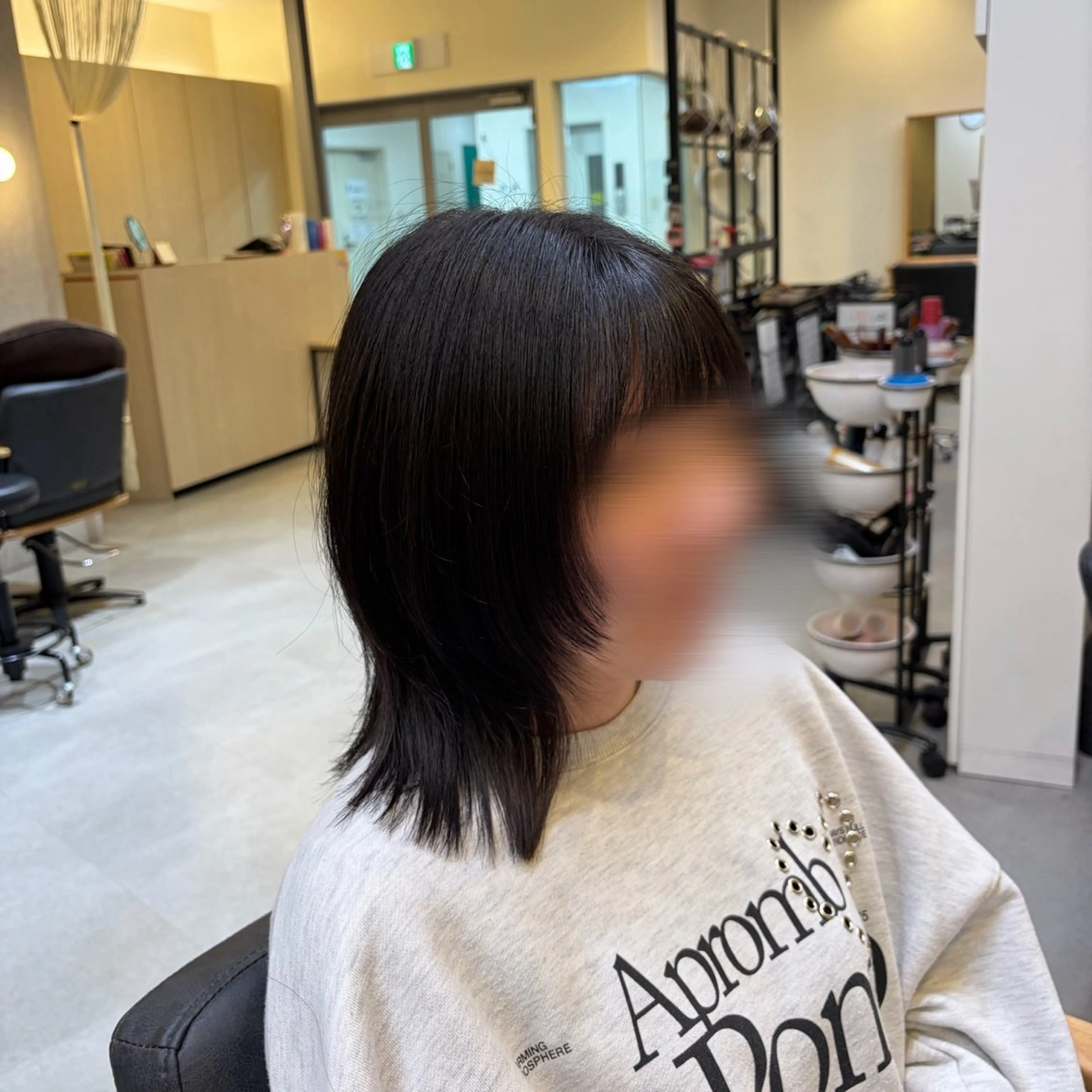 ミディアム ボブレイヤー ボブ くびれヘア 顔周りカット くびれレイヤー 村上 一葉のヘアスタイル