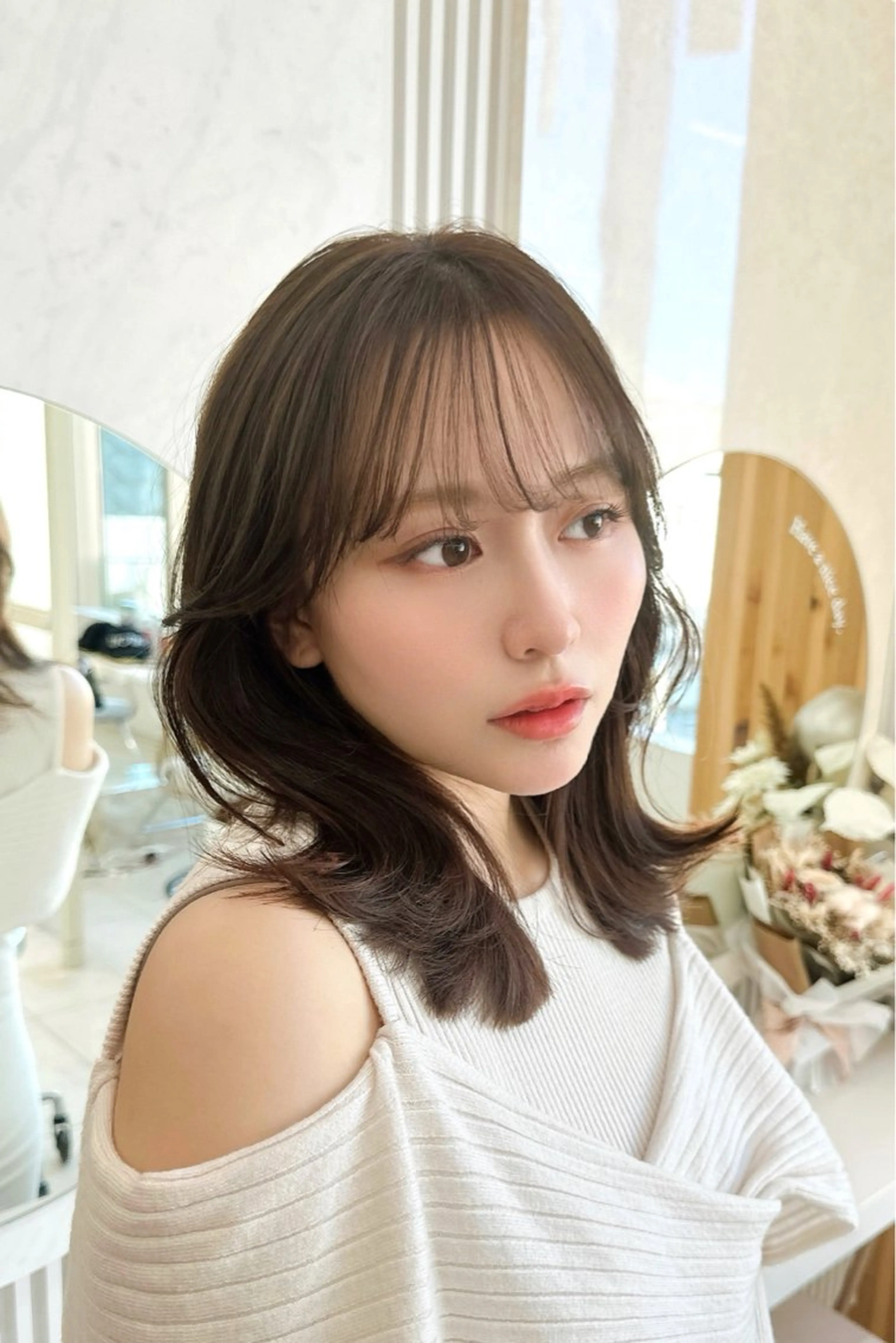 セミロング カラー 顔周りカット カット ヘアカラー トリートメント 顔周り特化/韓国ヘア /レイヤー/吉野幸大のヘアスタイル