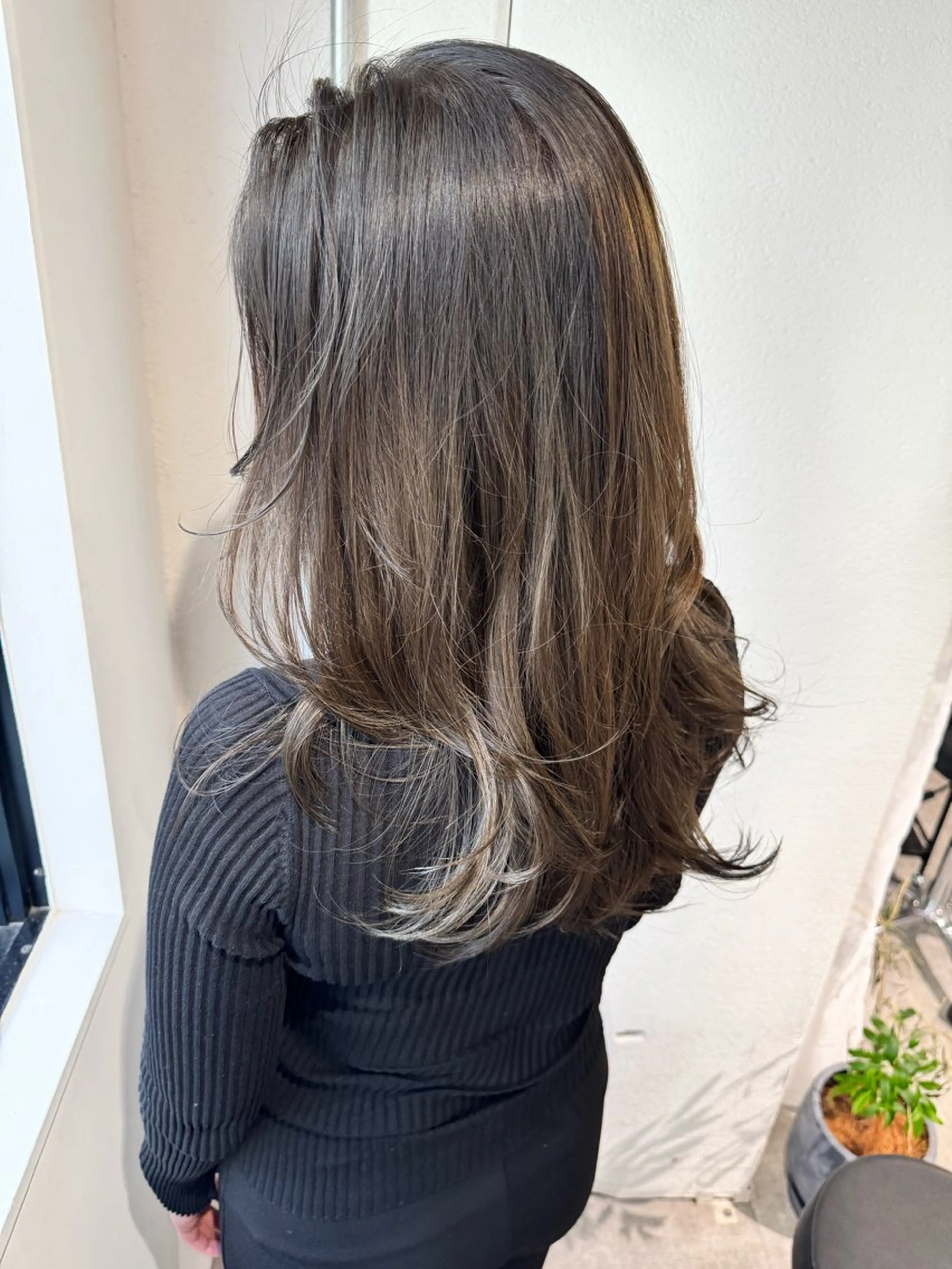 ロング ハイライト レイヤーカット カット ヘアカラー 夜23時まで予約🉑 reverieあきらのヘアスタイル