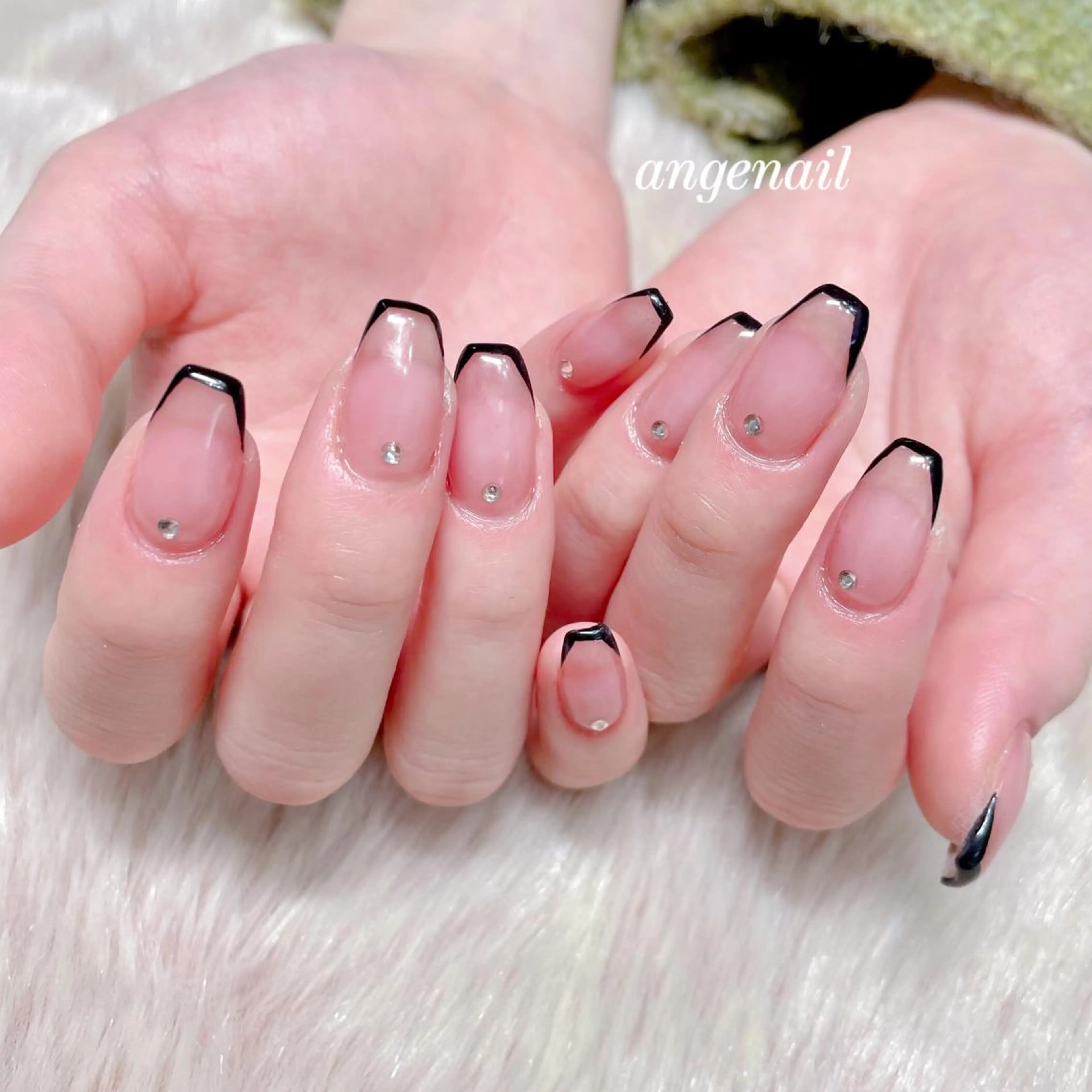 ネイル ハンドネイル オーナーネイリスト MAKIのネイルデザイン