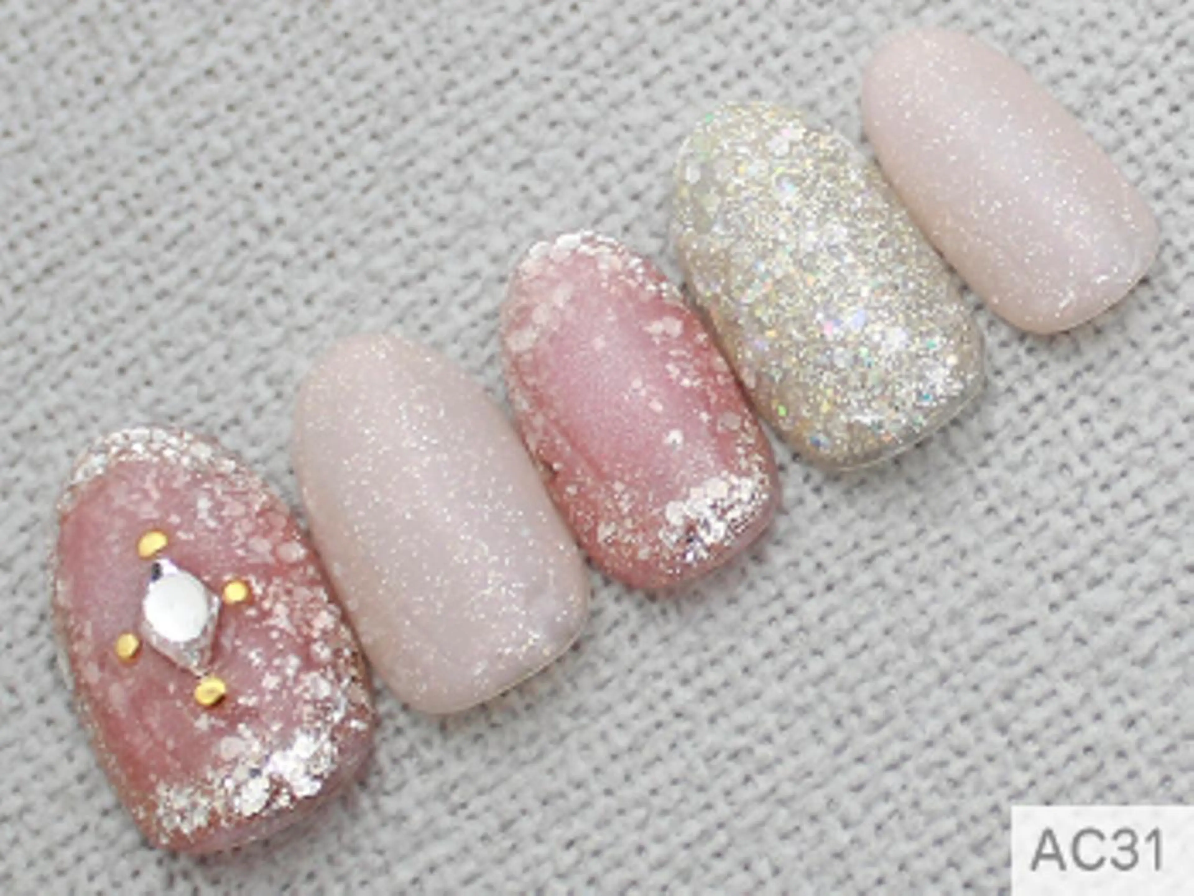 ネイル ジェルネイル マグネットネイル 🤍 Jan🤍のネイルデザイン