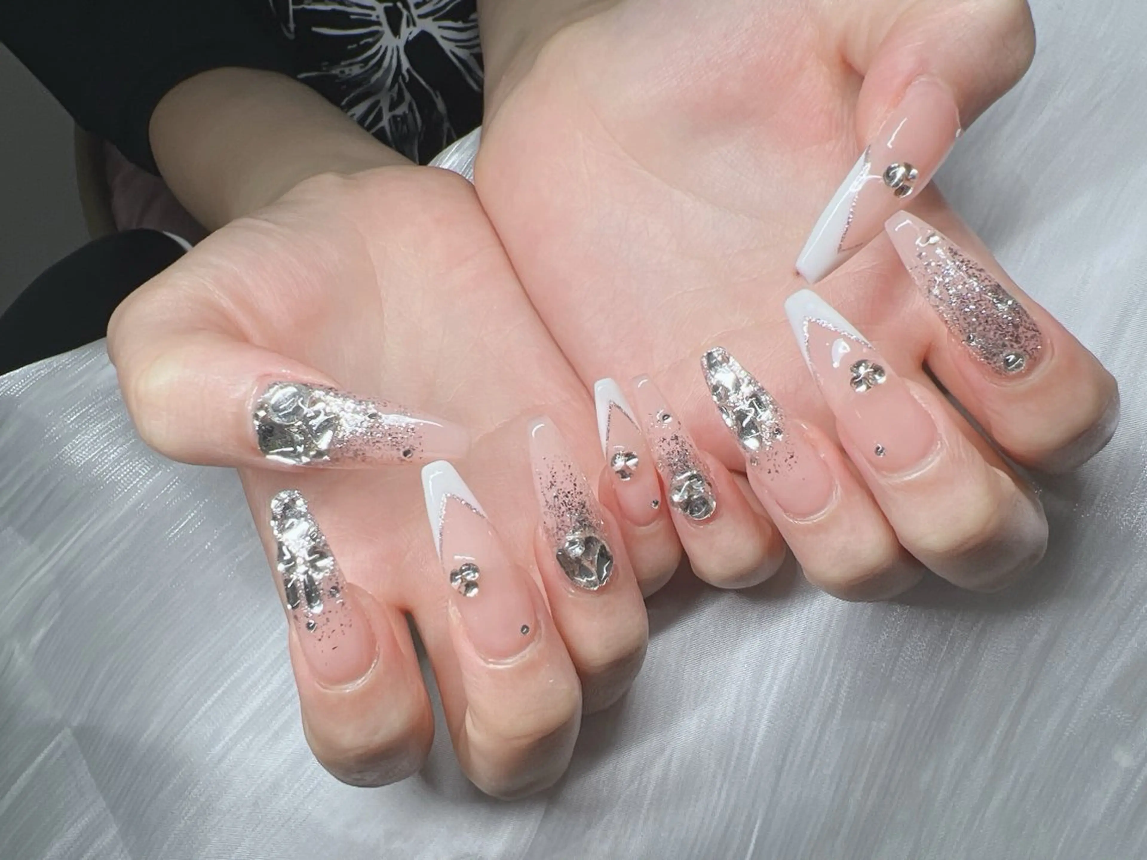 ネイル 長さ出し グラデーション キラキラネイル マグネットネイル ニュアンスネイル Lee Nails チップ長さだし専門店のネイルデザイン