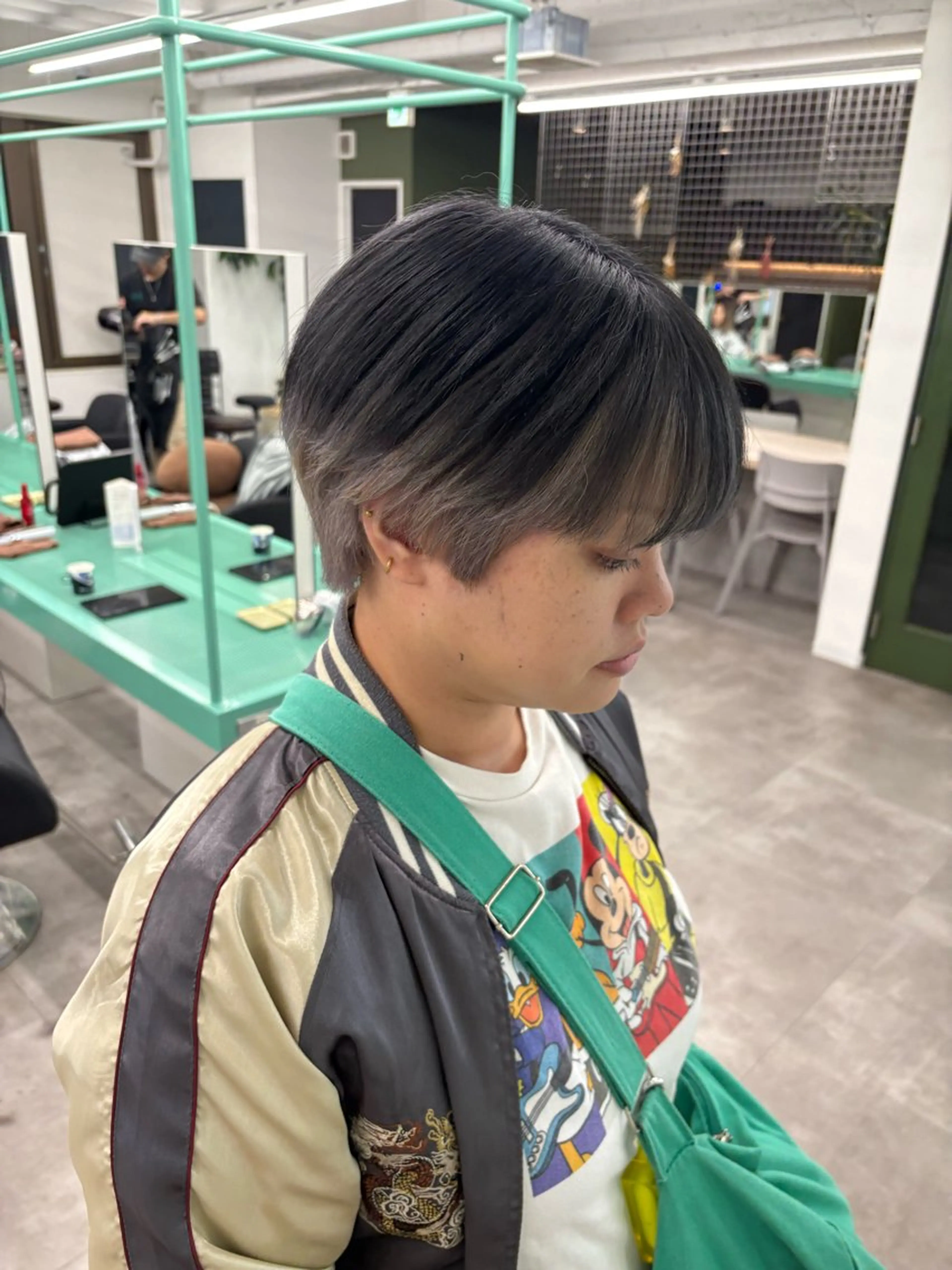 ショート ヘアカラー 綾乃／デザインカラー ／ハイトーン／ボブのヘアスタイル