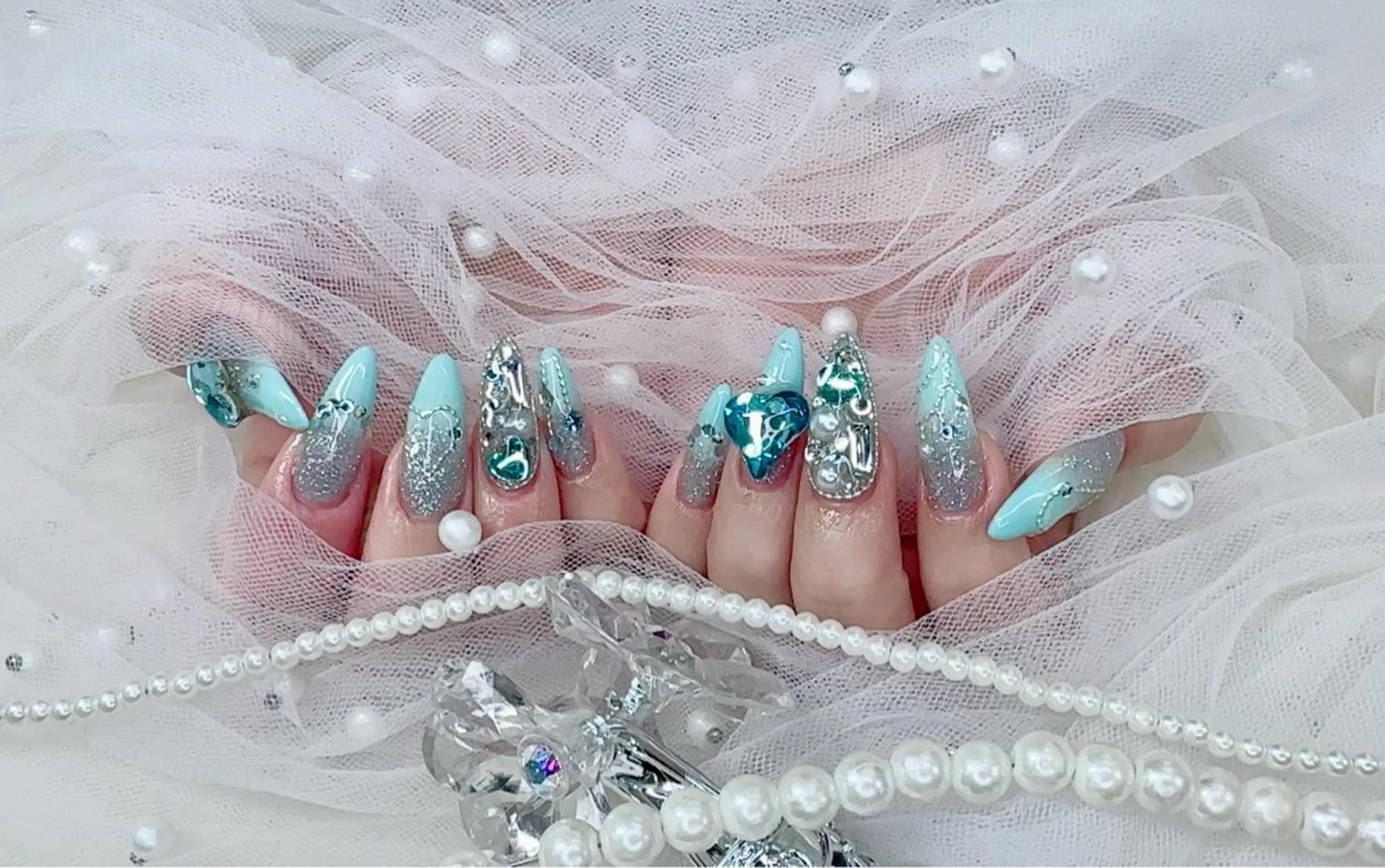 ネイル ハンドネイル フットネイル R salonのネイルデザイン