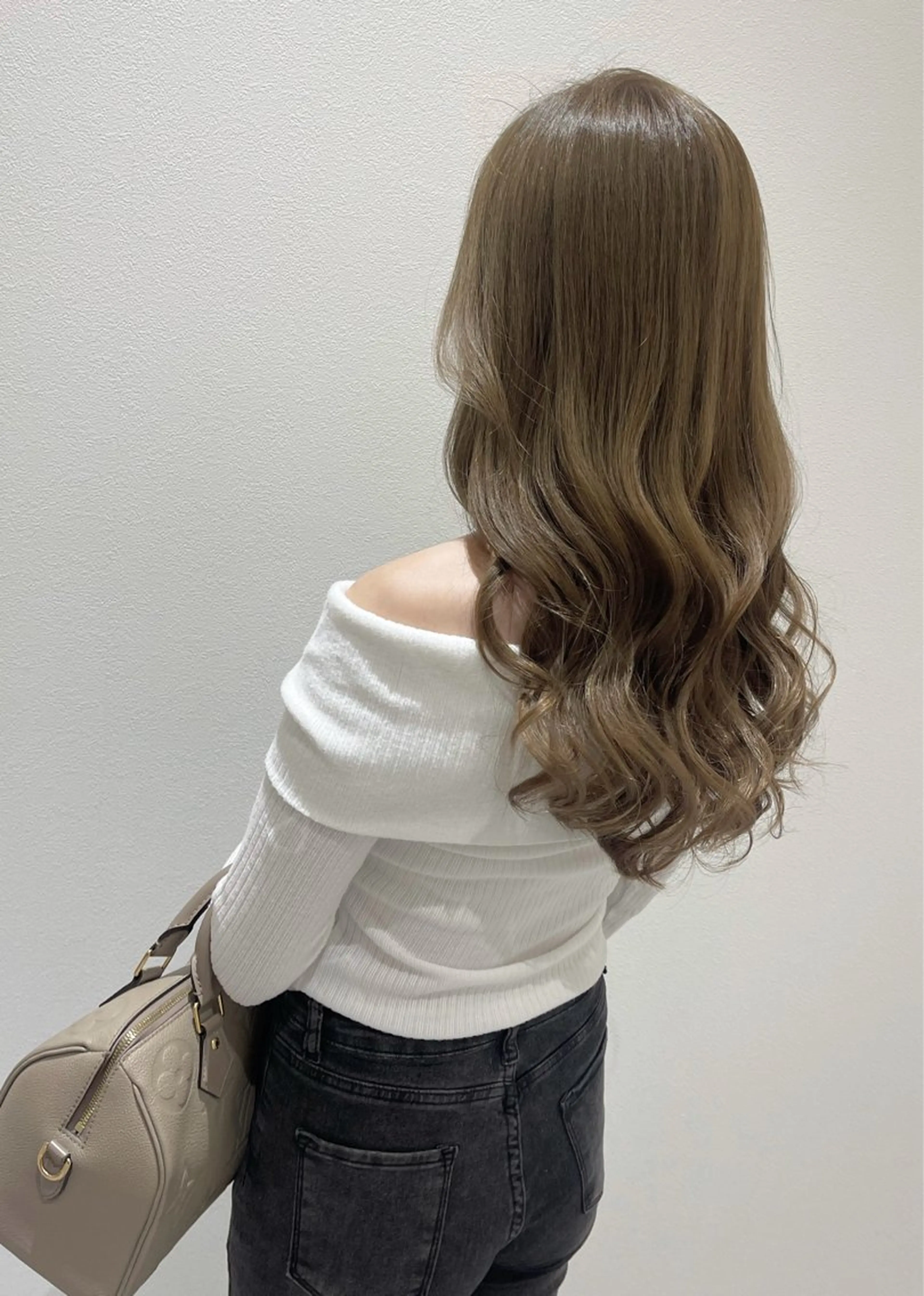 ロング カラー グレージュ オリーブグレージュ オリーブグレー 伊達 育海のヘアスタイル