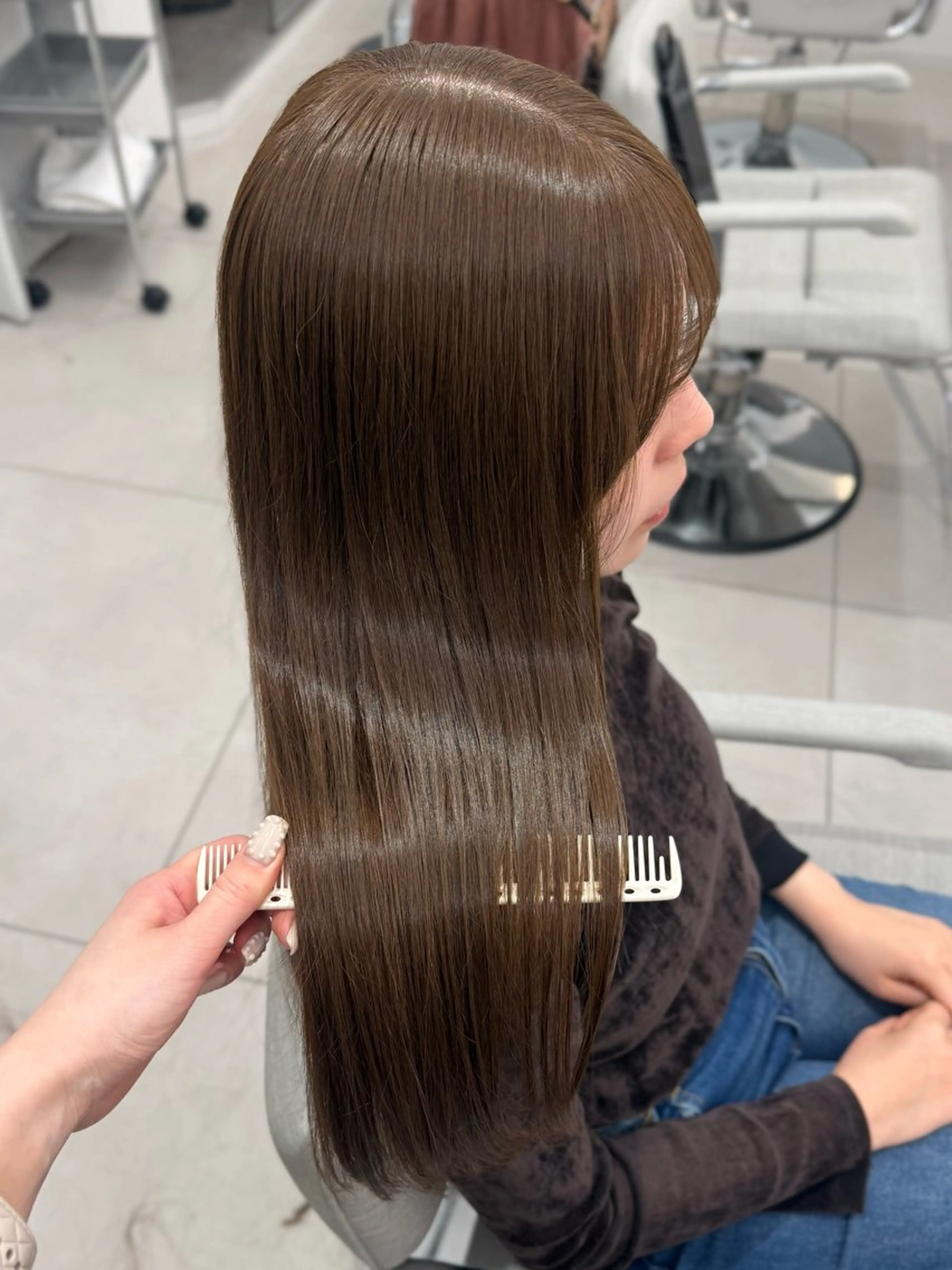 ロング カラー ベージュカラー ブリーチ ブリーチなしカラー オリーブベージュ カット ヘアカラー 澤 佑華 🎀 透明感カラーのヘアスタイル