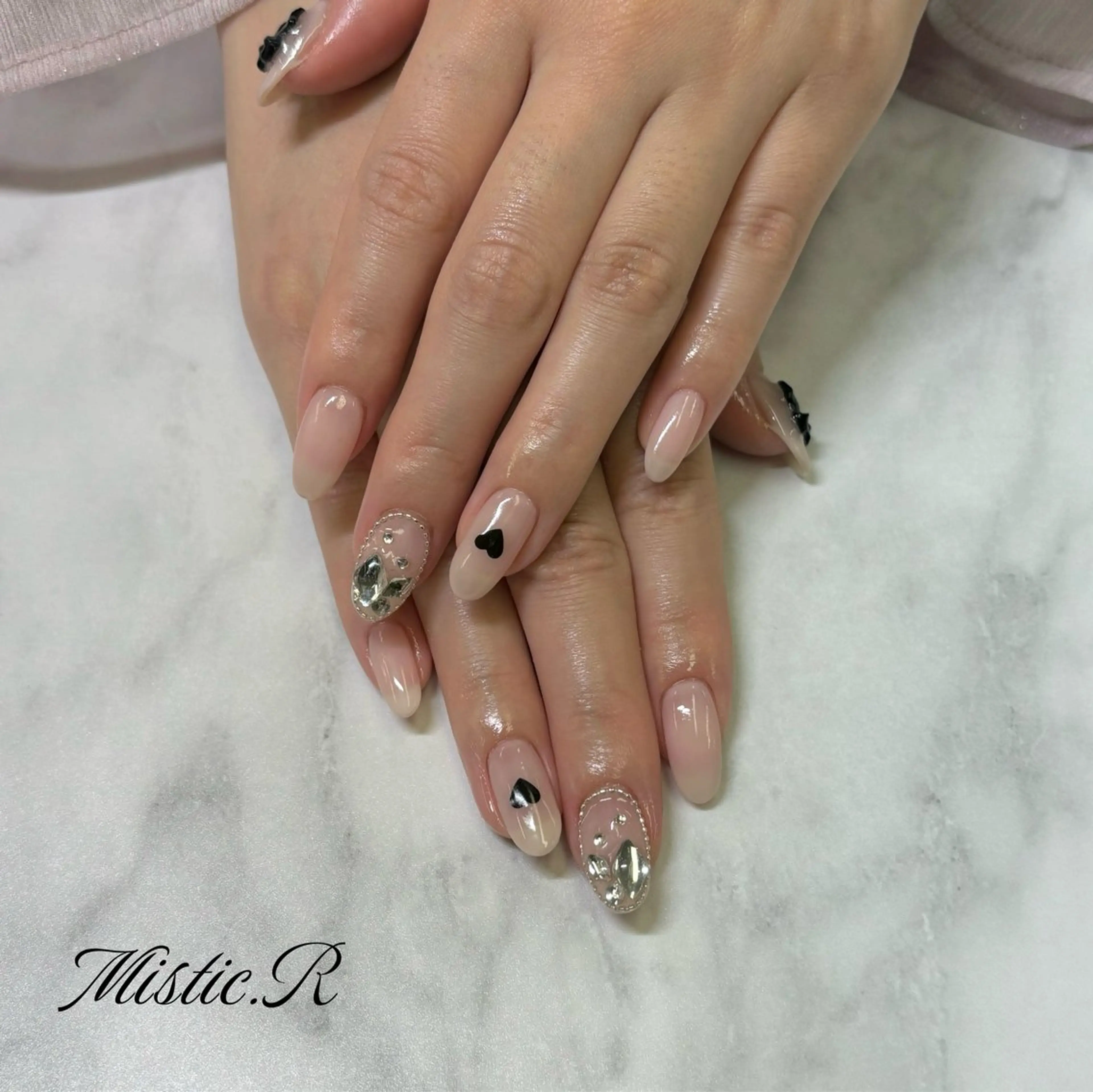 ネイル ハンドネイル 🫧Mistic.R 西山🫧のネイルデザイン