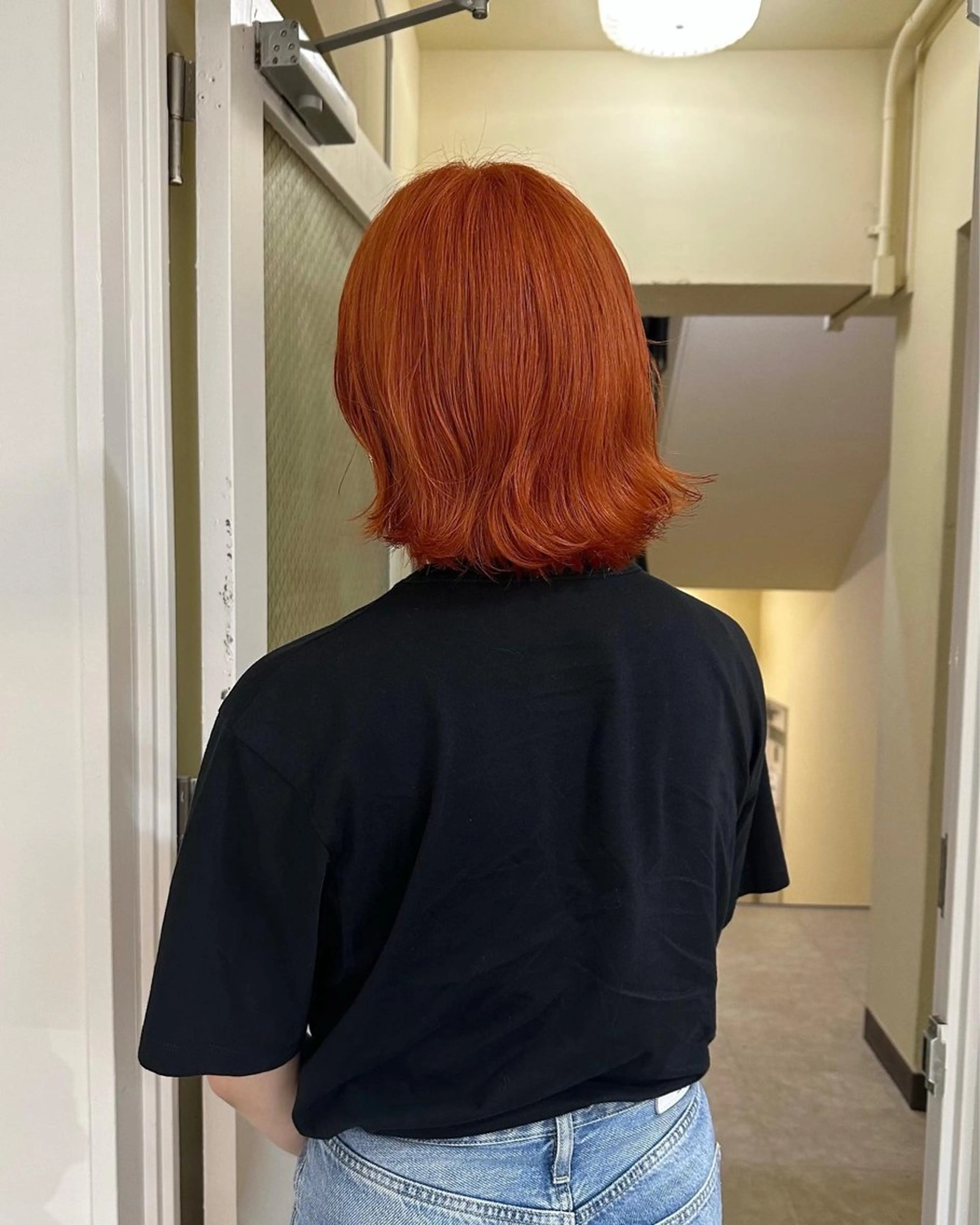 ショート カラー ブリーチ オレンジ 竹中 彩音のヘアスタイル