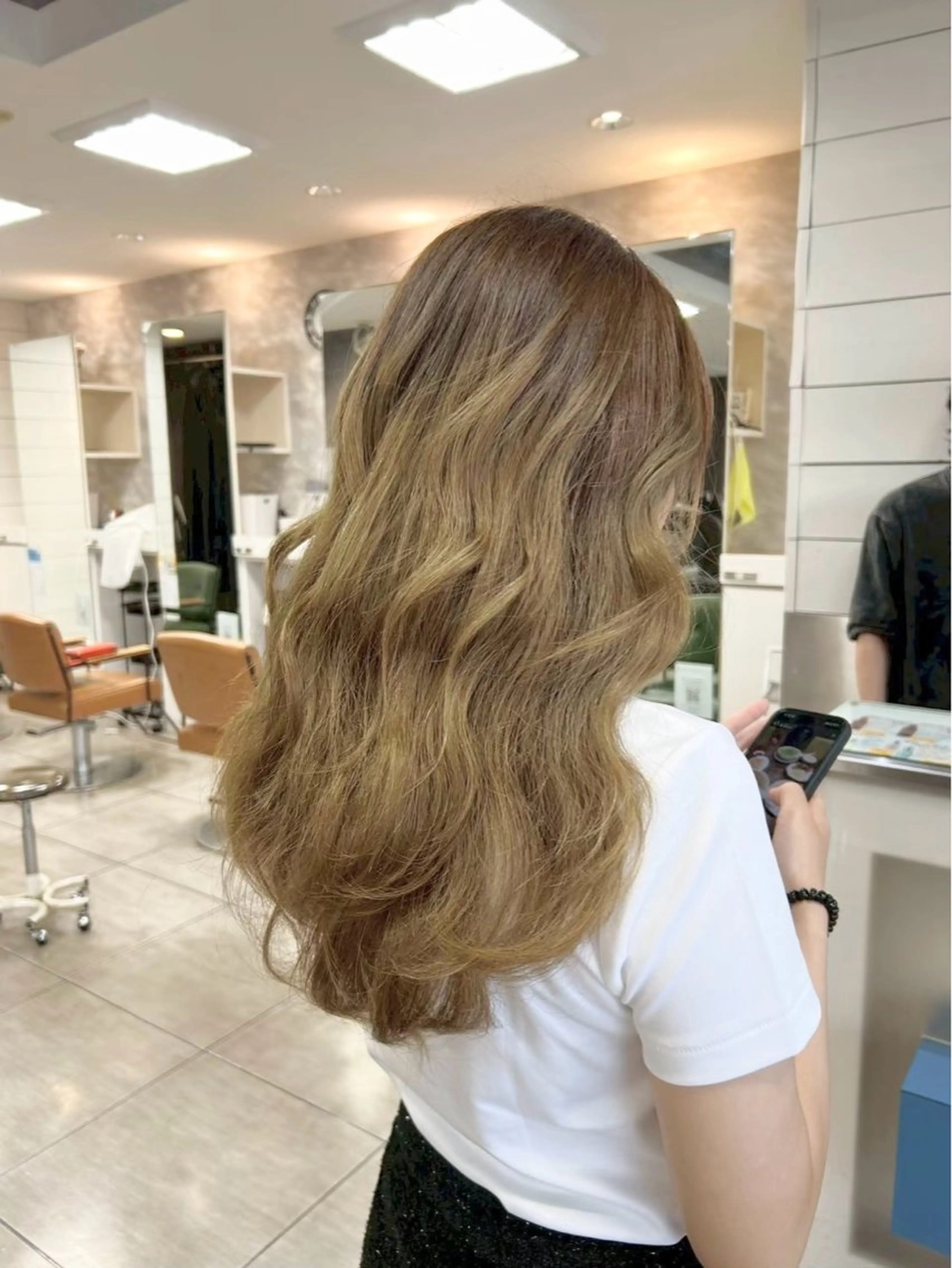 カラー ハイトーンカラー✨ 慶田玲和のヘアスタイル