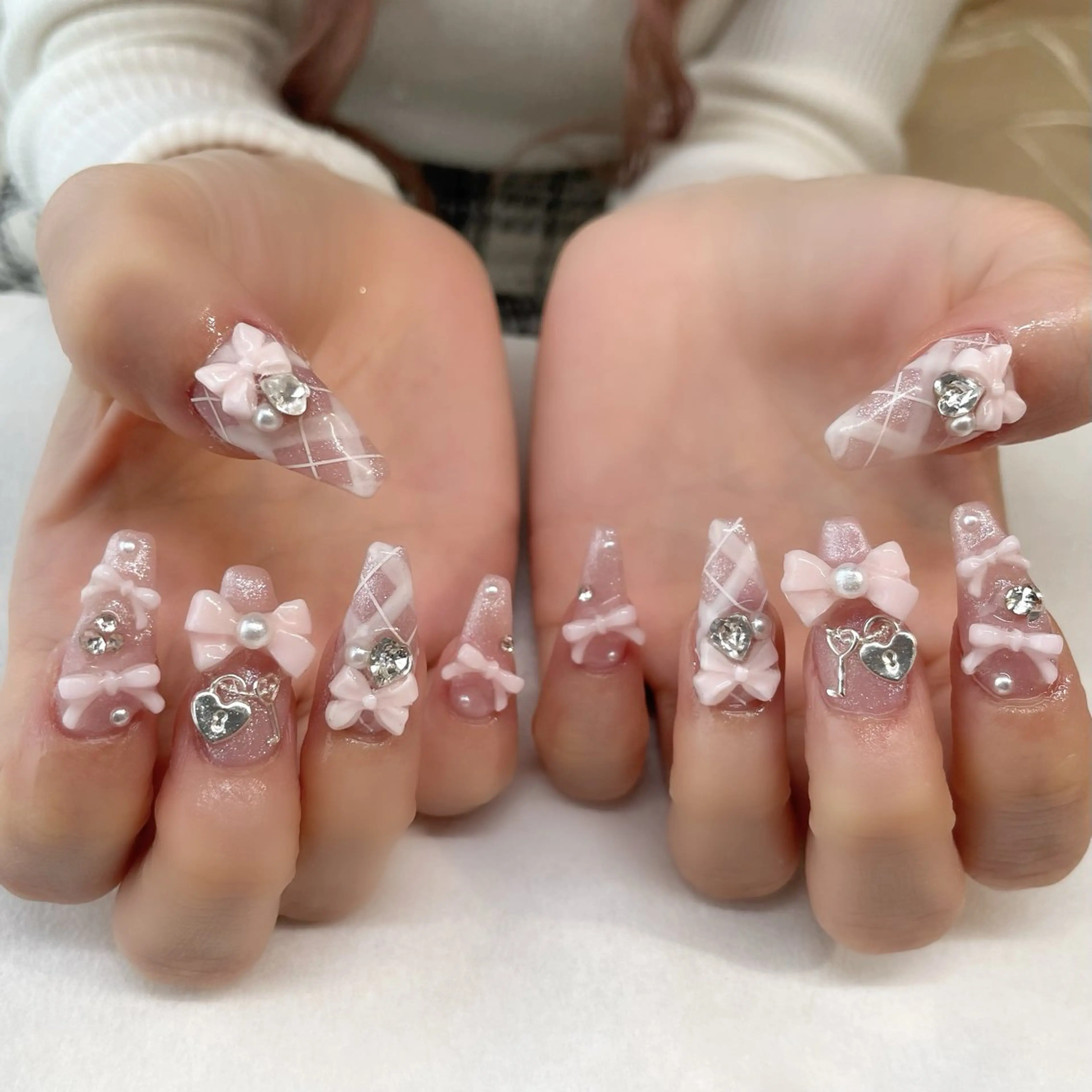 ネイル ハンドネイル 💎🐰 saki. m 🐰💎のネイルデザイン