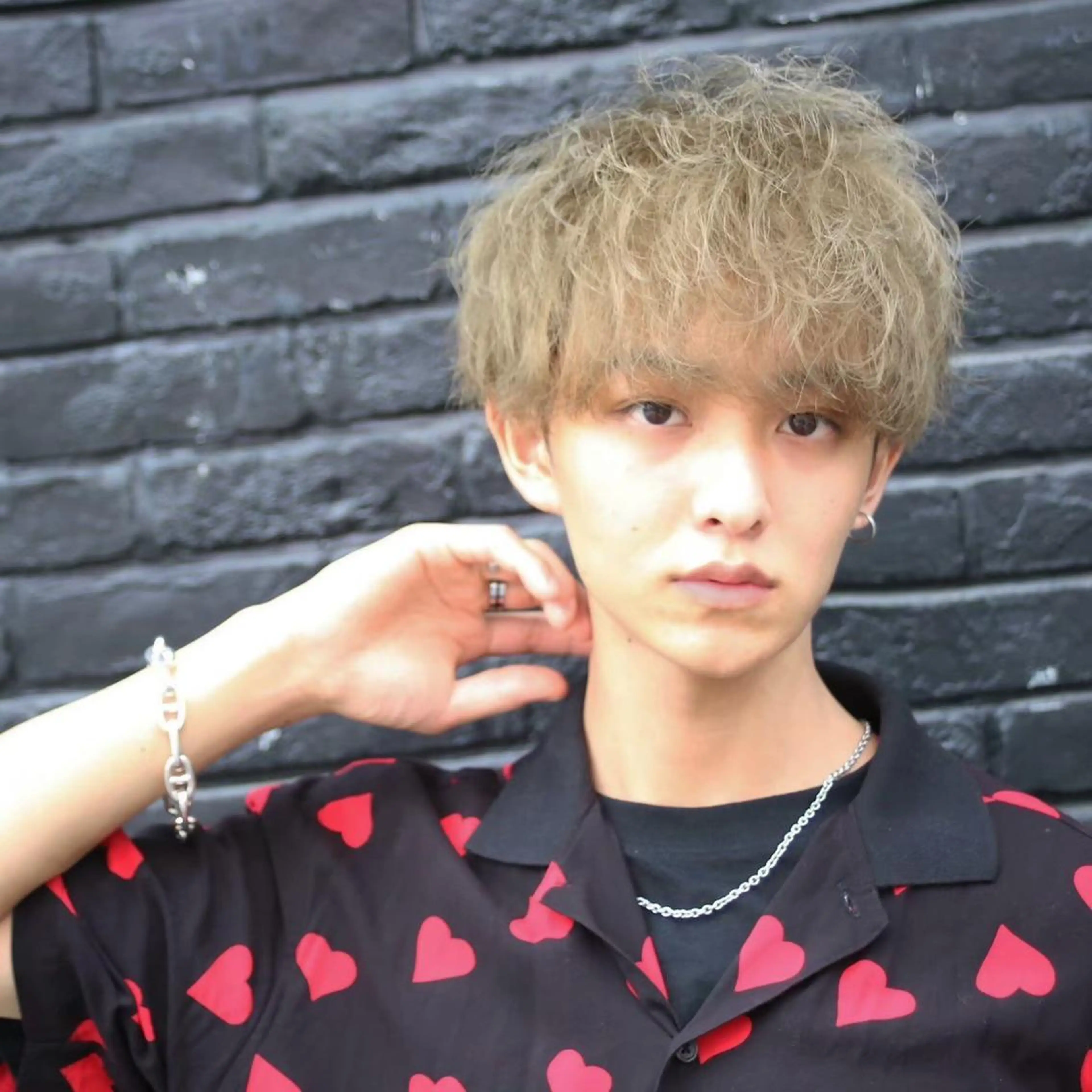 ショート カラー パーマ メンズ アップバング メンズブリーチ センターパート ダウンパーマ フェードカット カット パーマ Men'ssalon LiG／kaitoのヘアスタイル