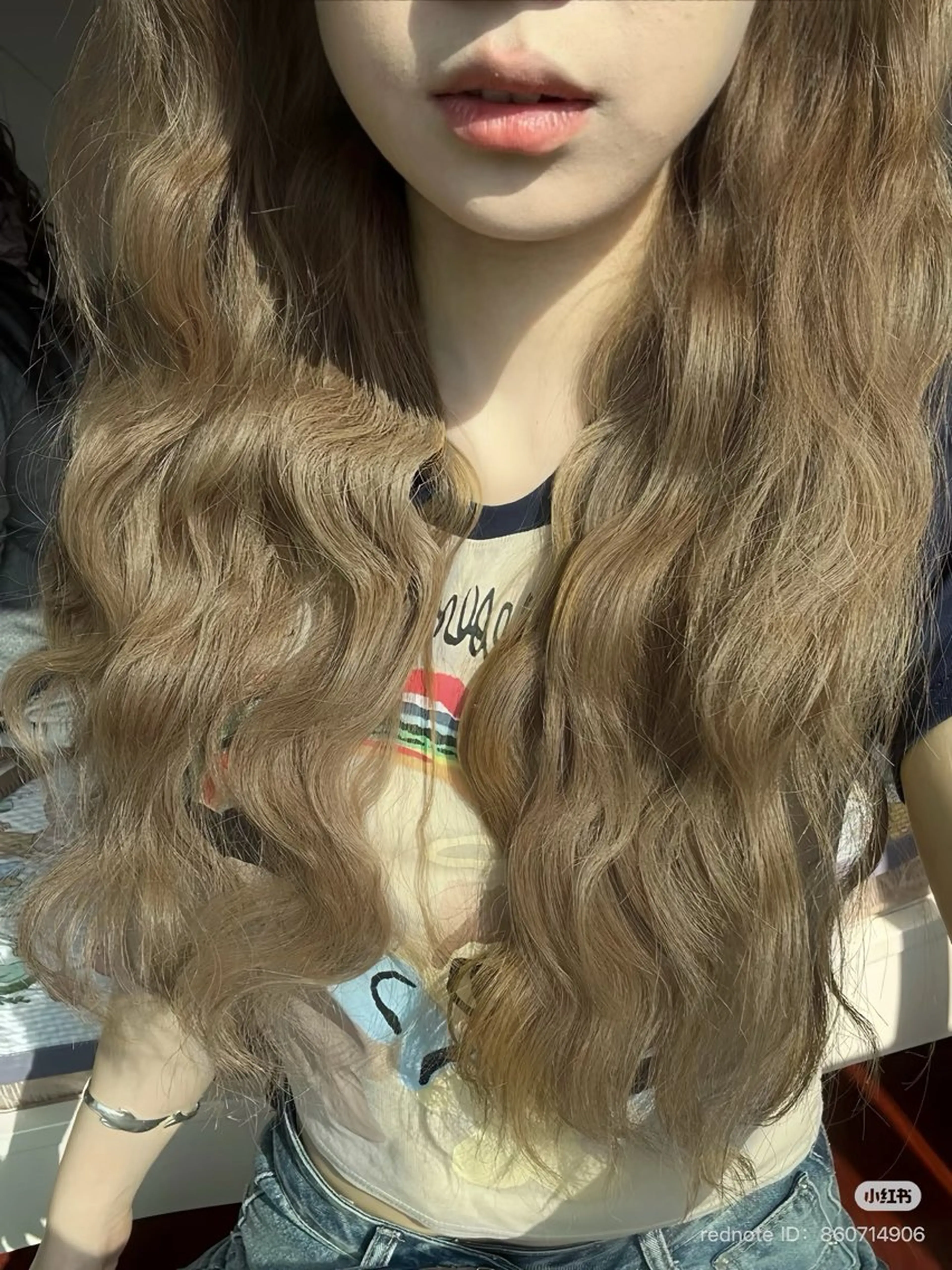 ロング 韓国風レイヤーカラー ライムのヘアスタイル