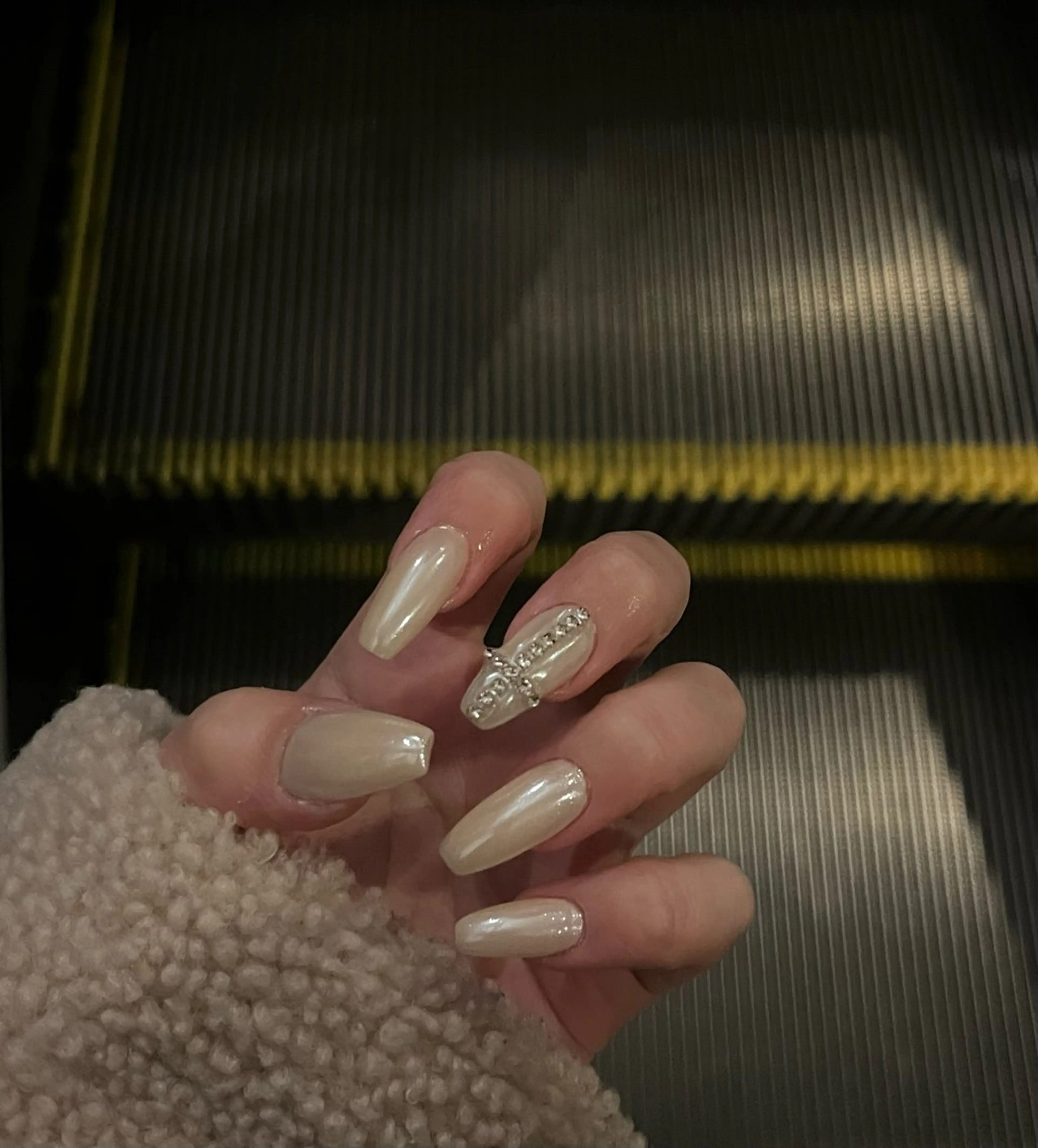 ネイル ミラーネイル schon 🎀saraのネイルデザイン