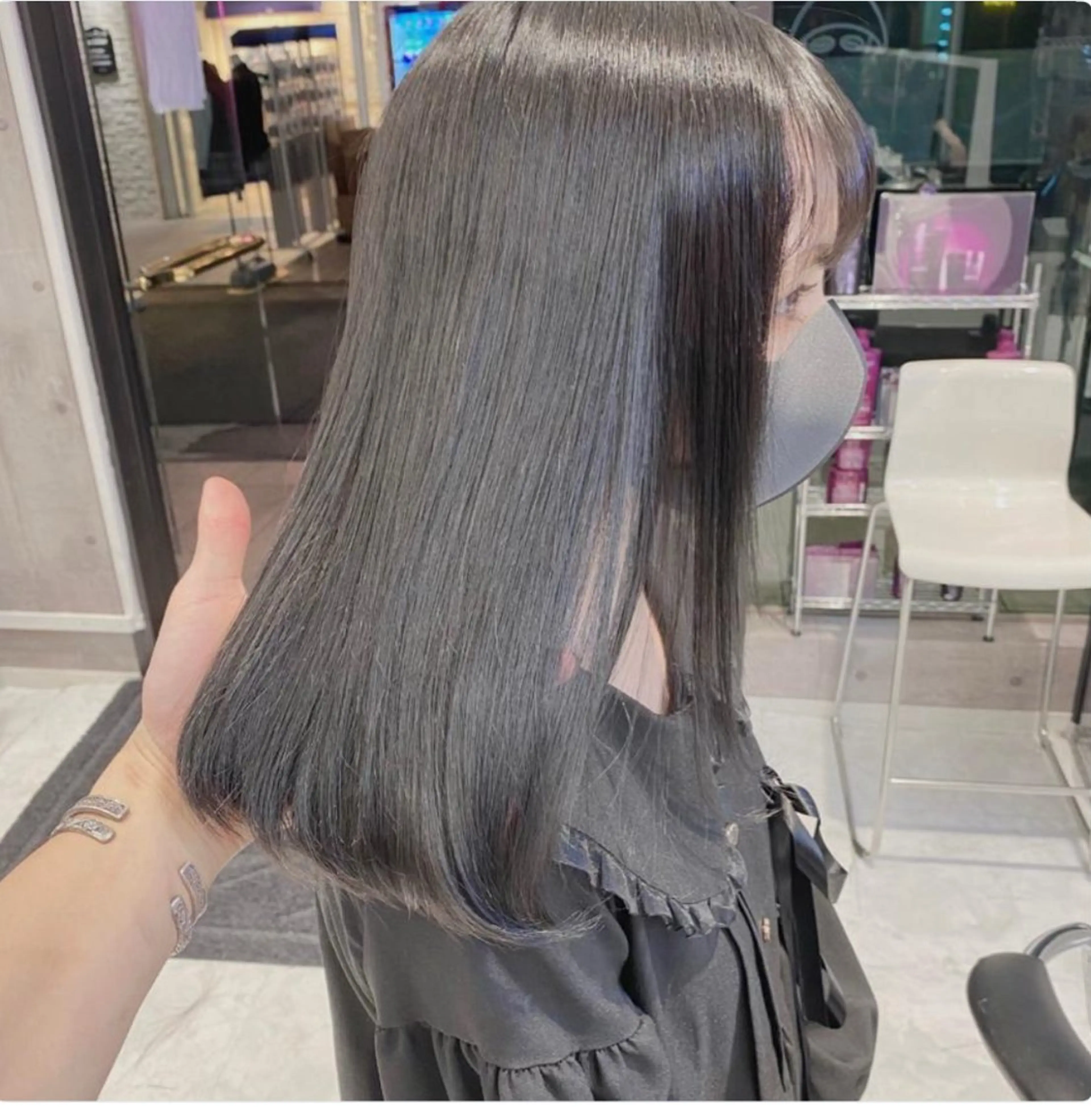 ロング カラー フェザーの鬼 🇰🇷yutoのヘアスタイル