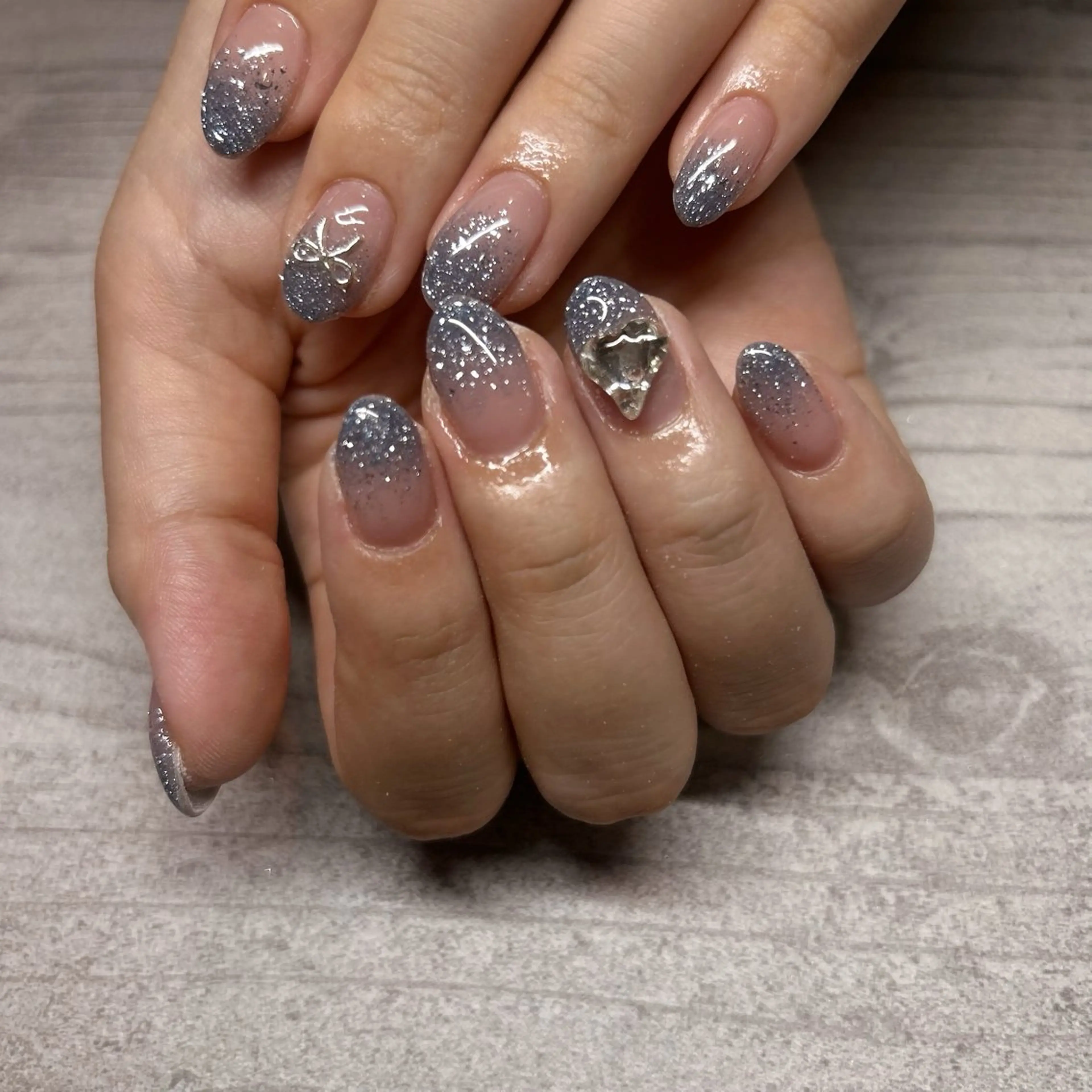 ネイル ラメ(グリッター) ハンドネイル Megu 【 cutill 】のネイルデザイン